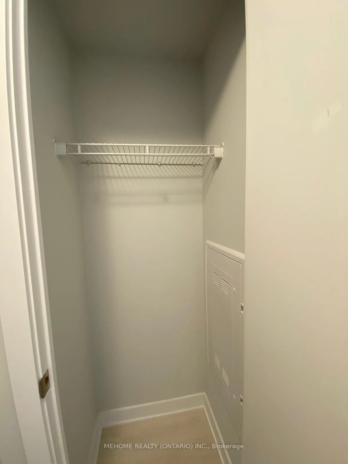 2221 Yonge Street, #806