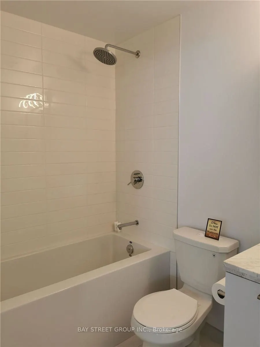 2221 Yonge Street, #2705