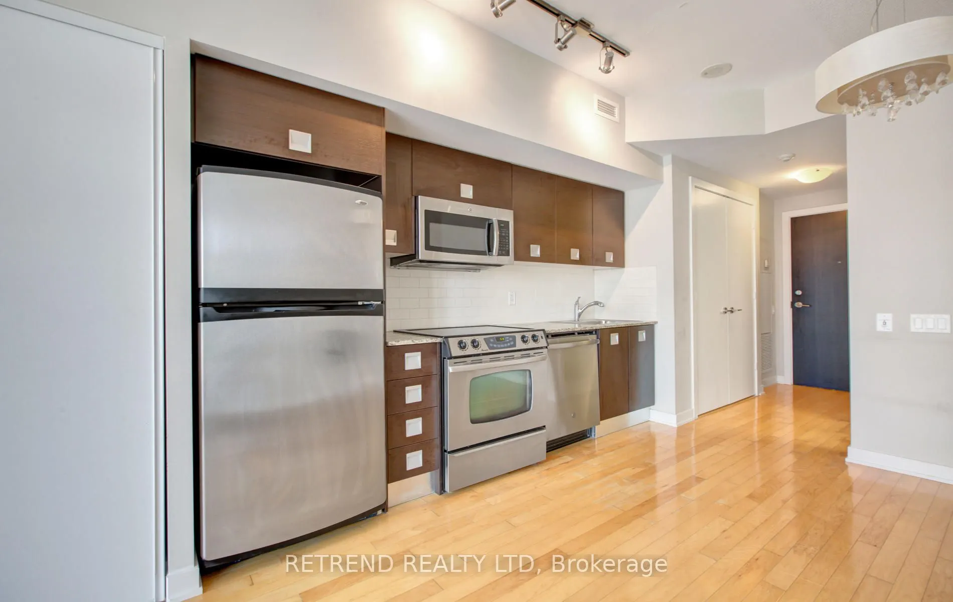 33 Charles Street E, #1010