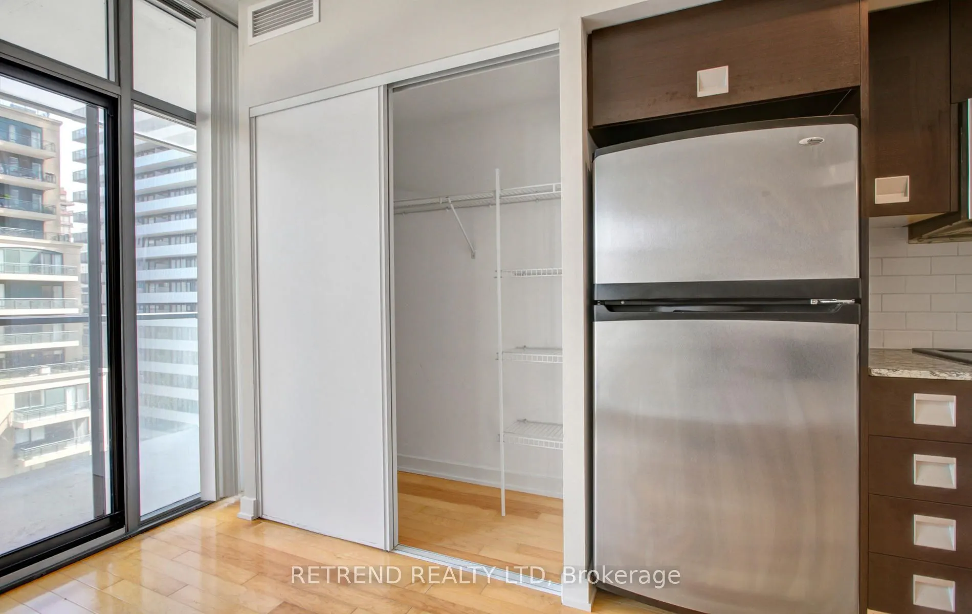 33 Charles Street E, #1010