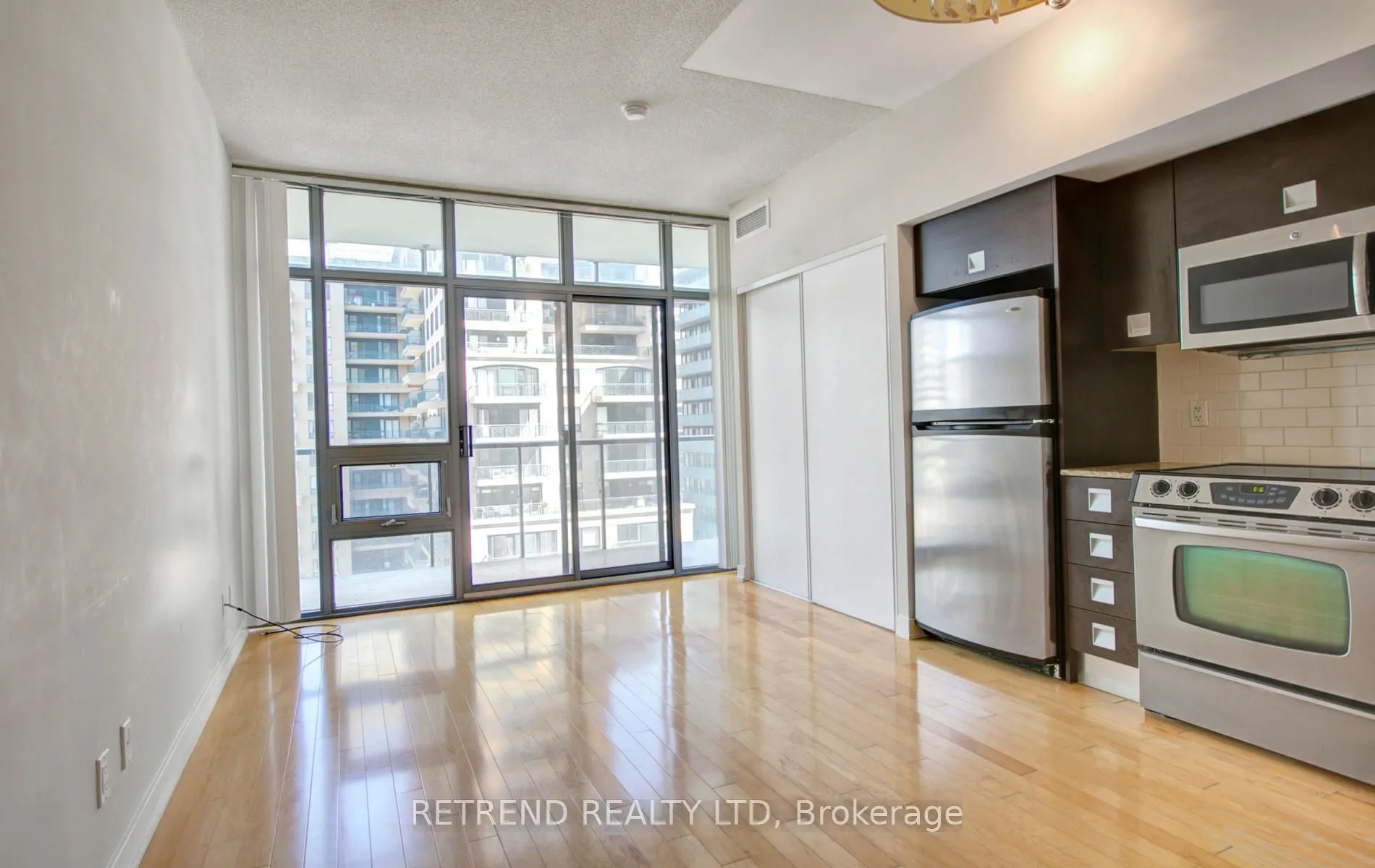 33 Charles Street E, #1010