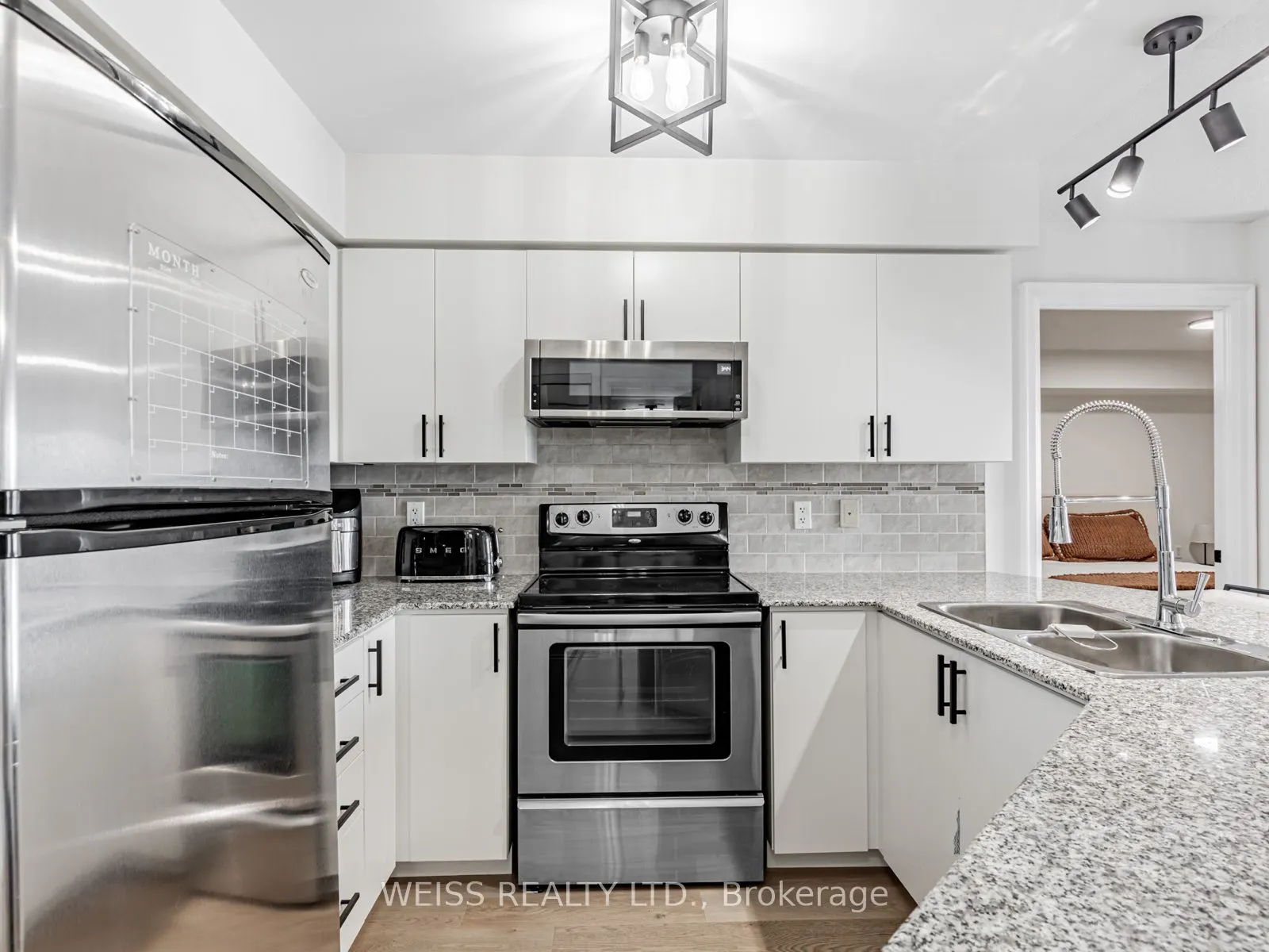 872 Sheppard Avenue W, #609