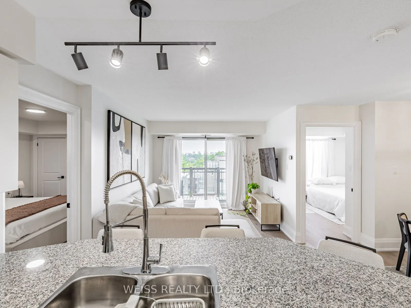 872 Sheppard Avenue W, #609