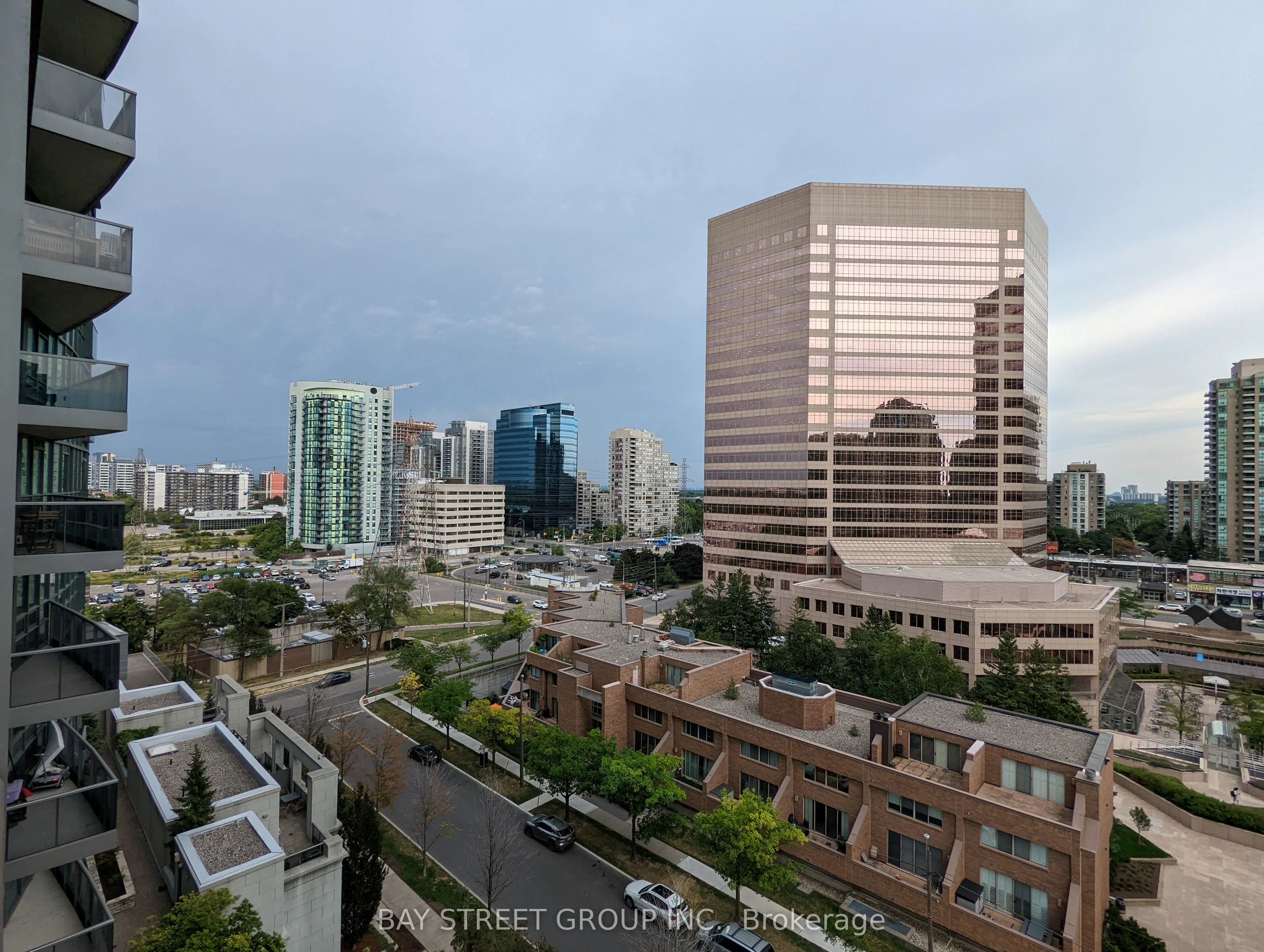 25 Greenview Avenue, #1026