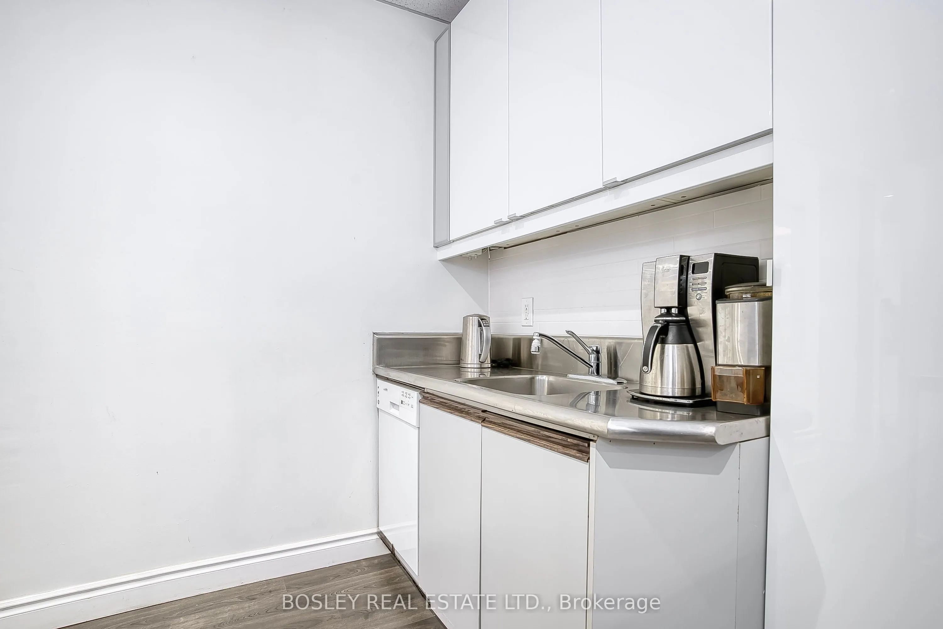 120 Carlton Street, #416