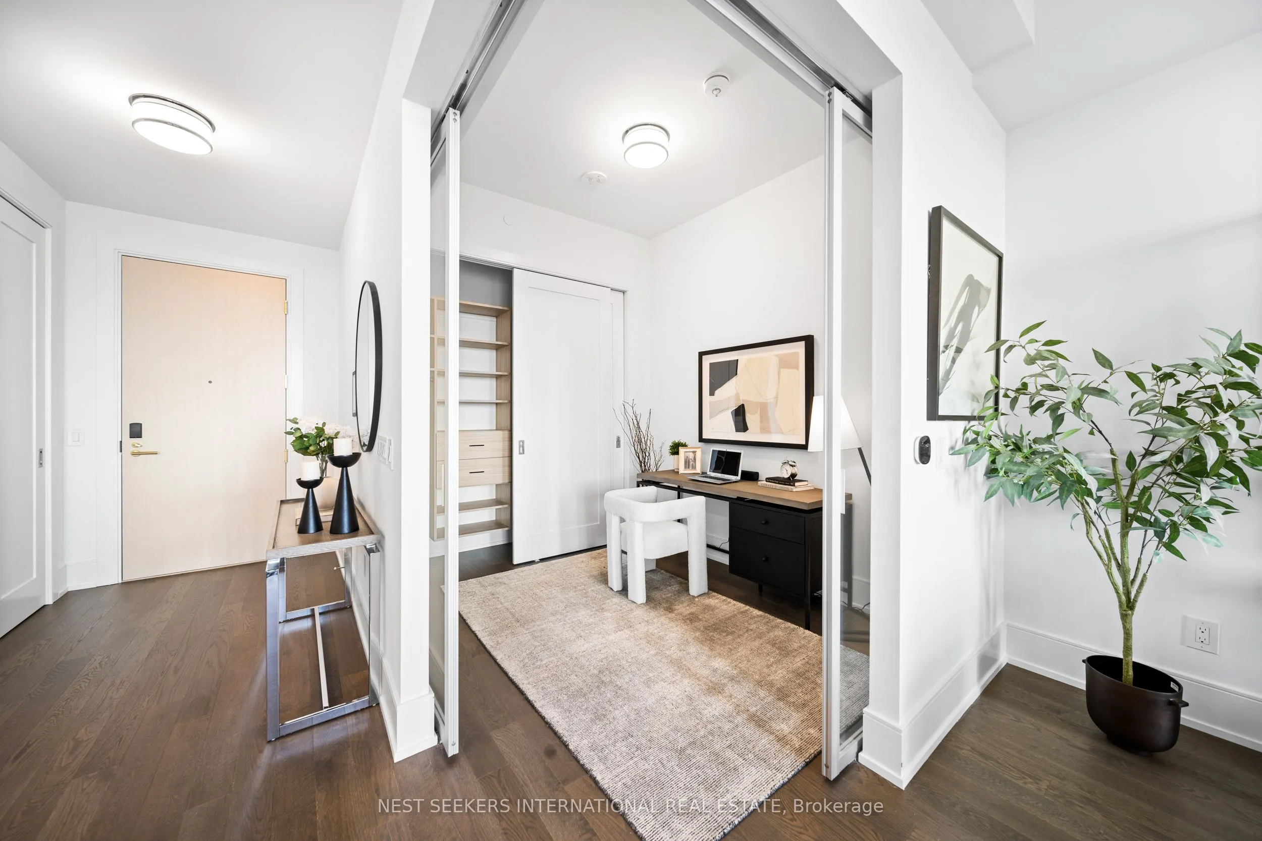 480 Front Street W, #PH2