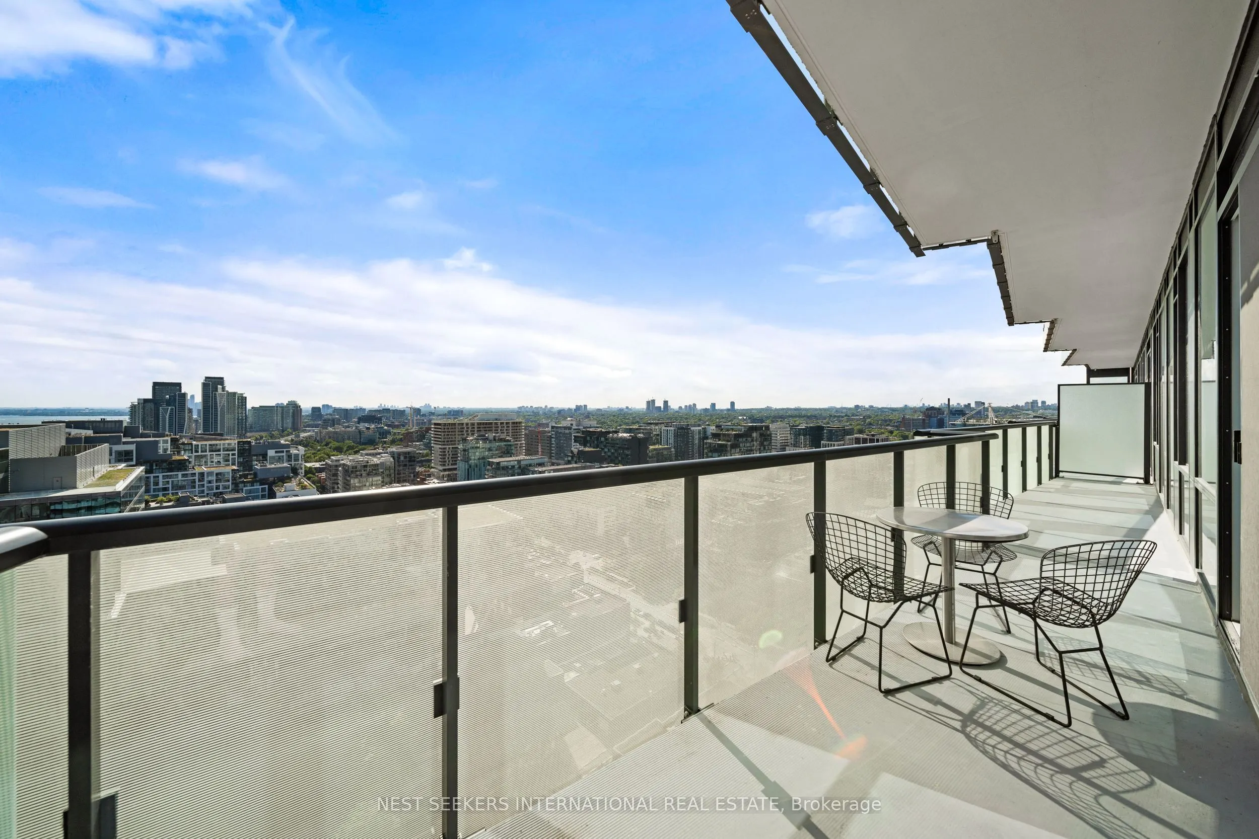 480 Front Street W, #PH2