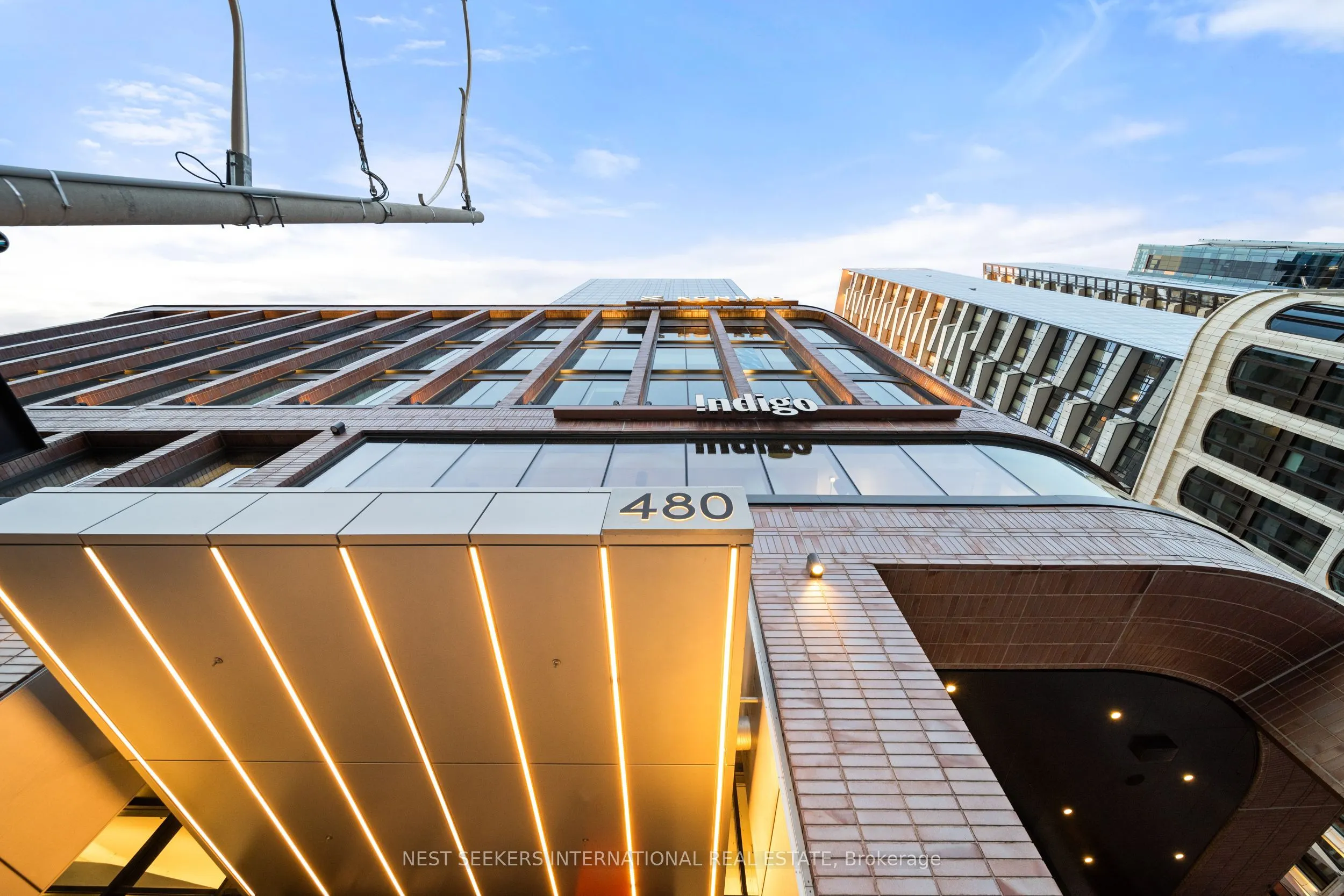 480 Front Street W, #PH2