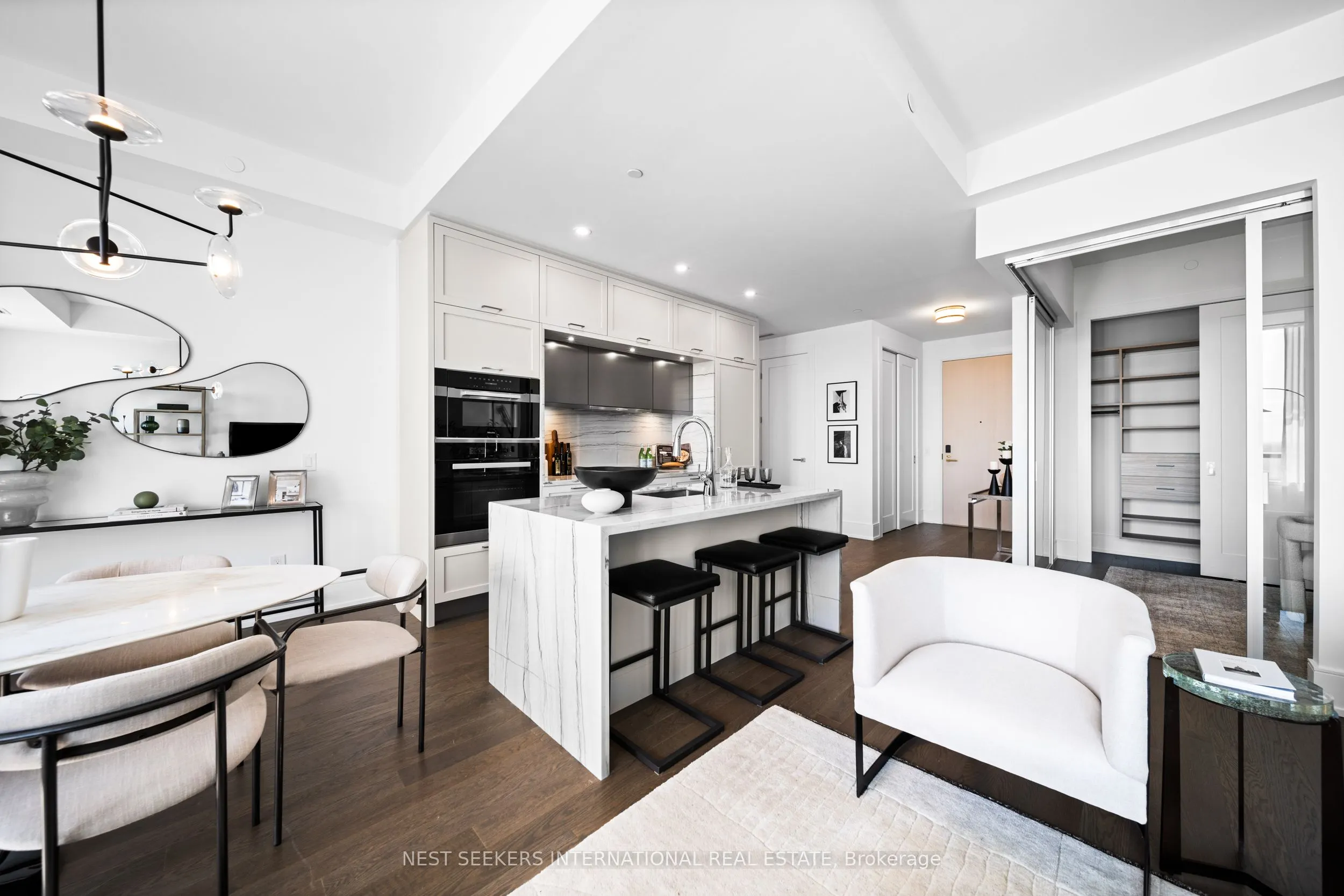 480 Front Street W, #PH2