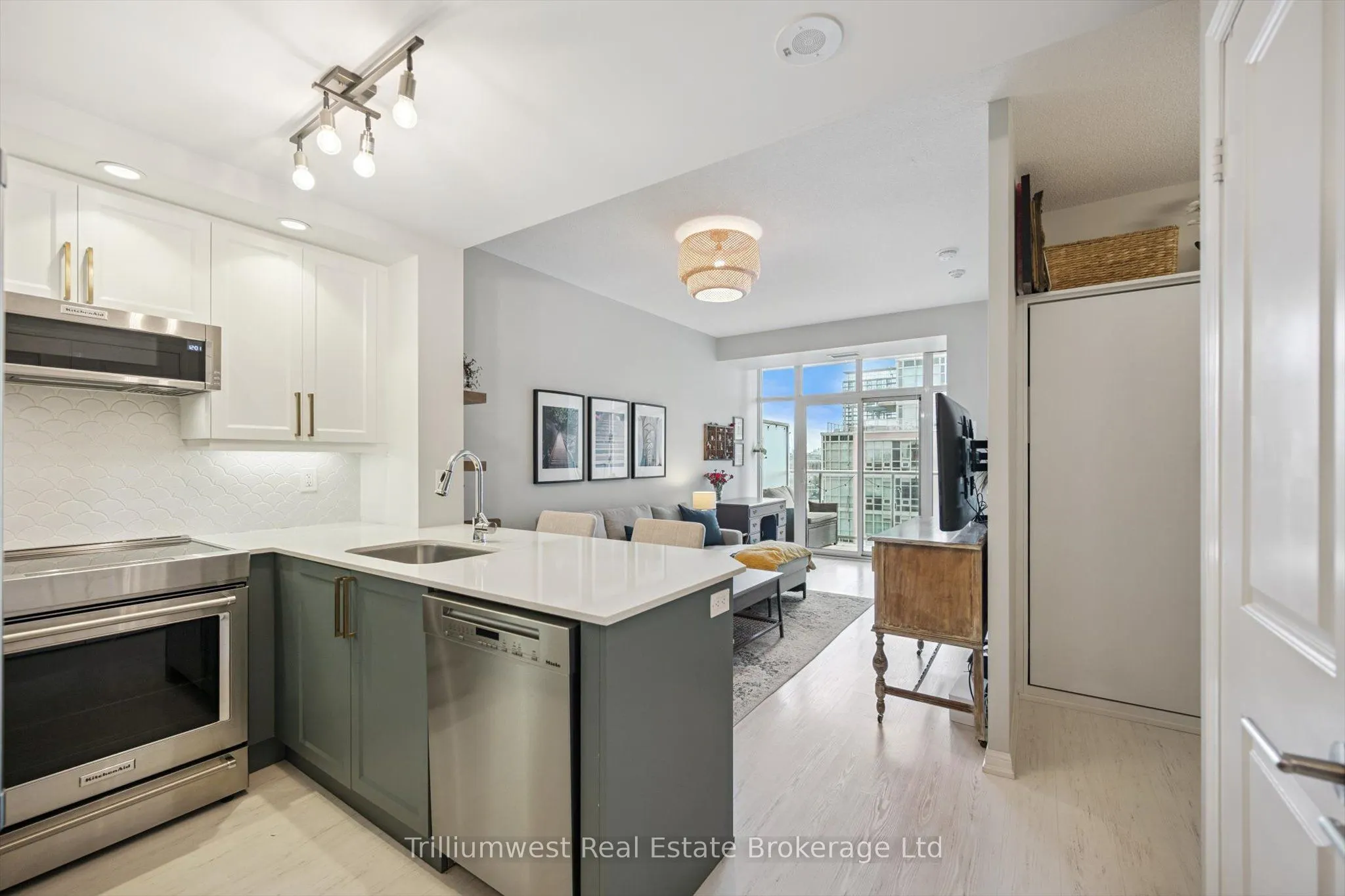 85 East Liberty Street E, #1712