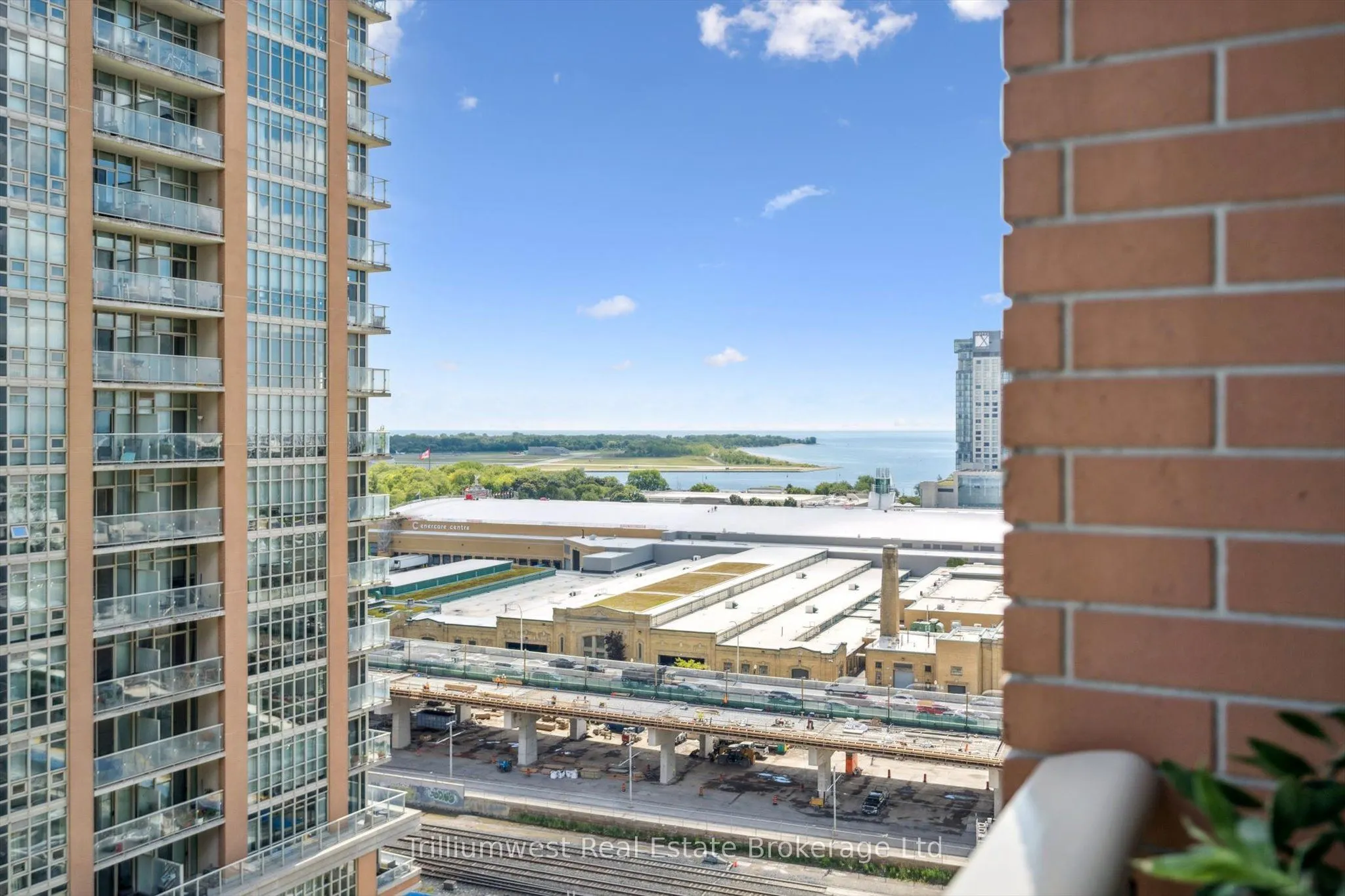 85 East Liberty Street E, #1712