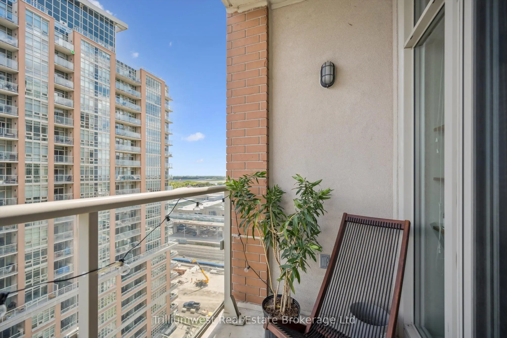 85 East Liberty Street E, #1712