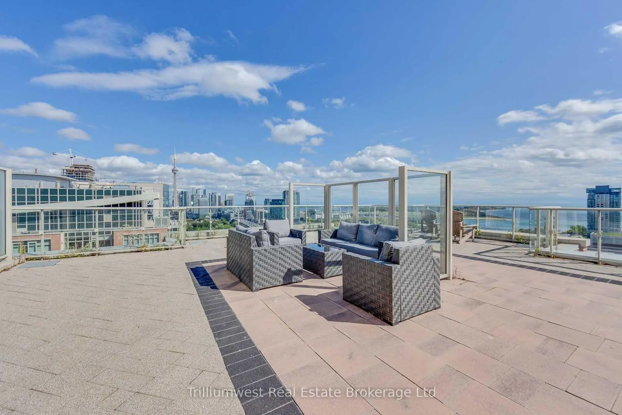 85 East Liberty Street E, #1712