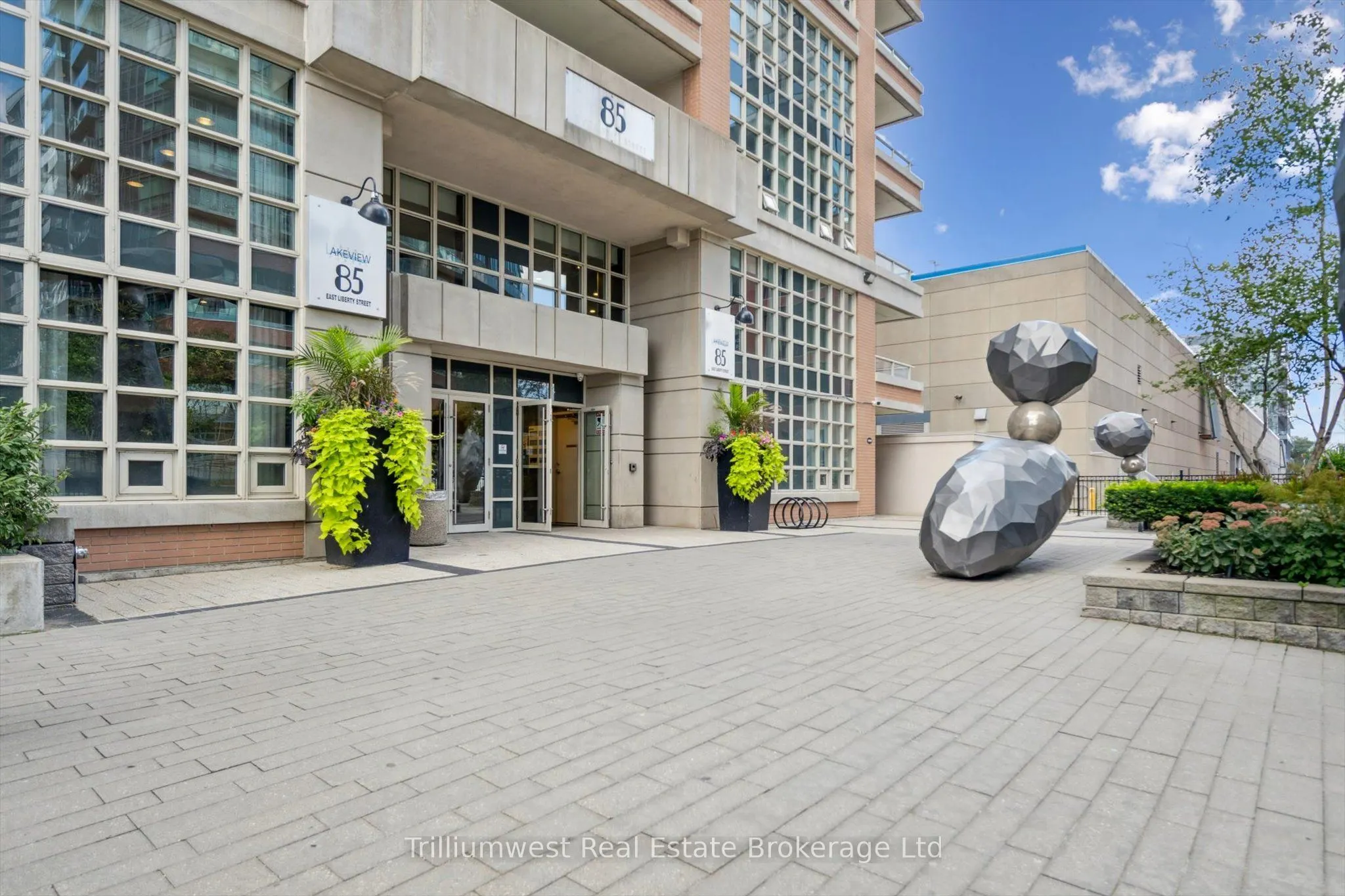85 East Liberty Street E, #1712