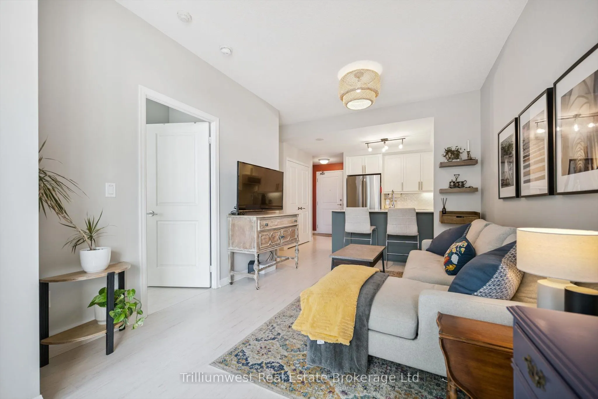 85 East Liberty Street E, #1712