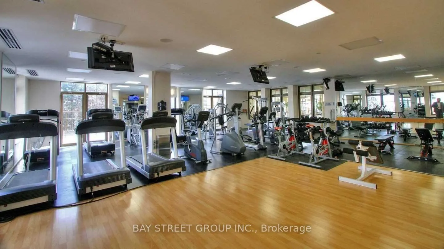 80 Harrison Garden Boulevard, #725