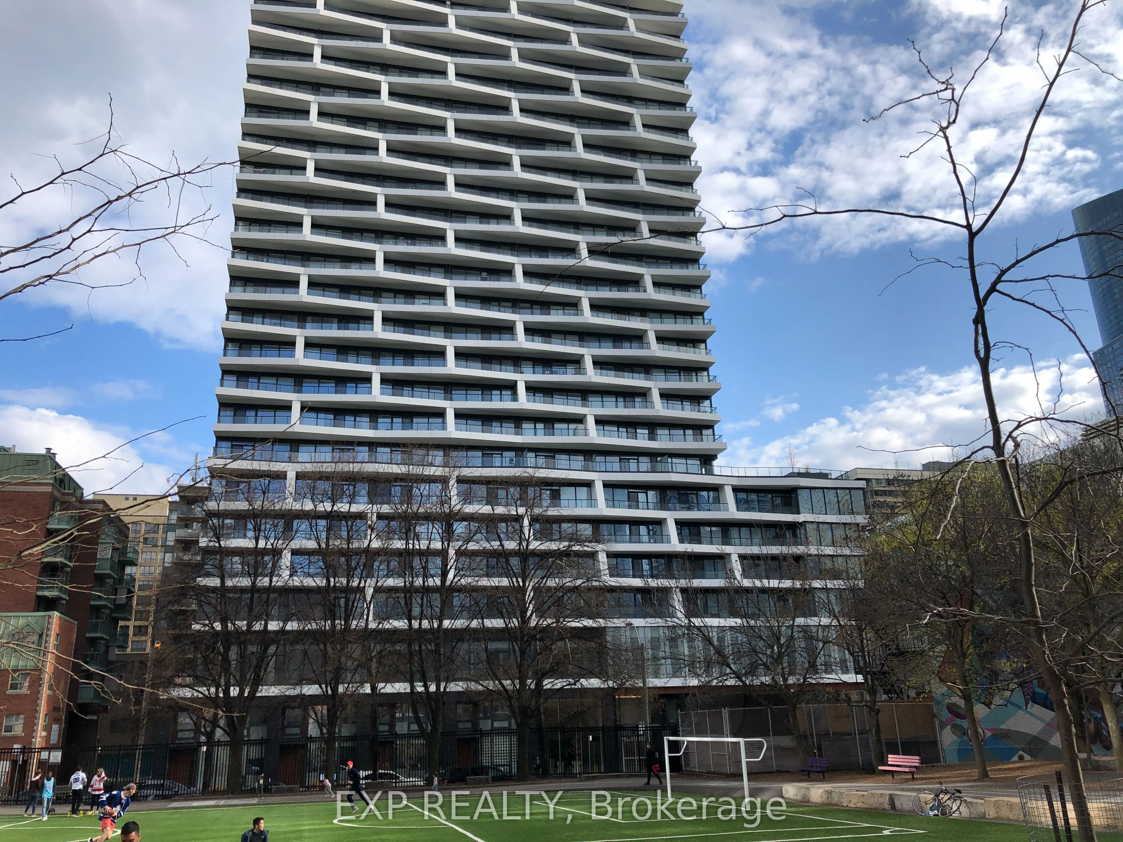 85 Wood Street, #4216