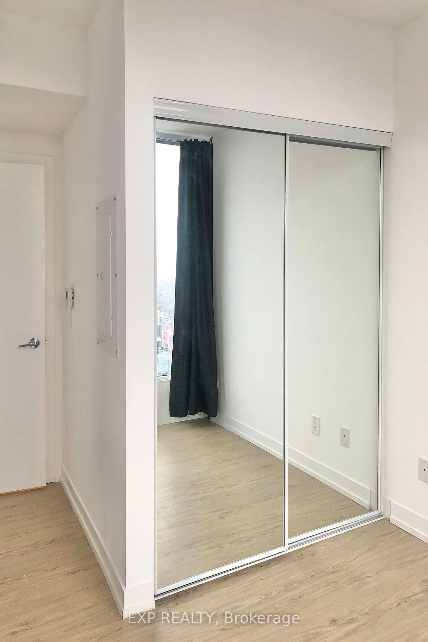 85 Wood Street, #4216