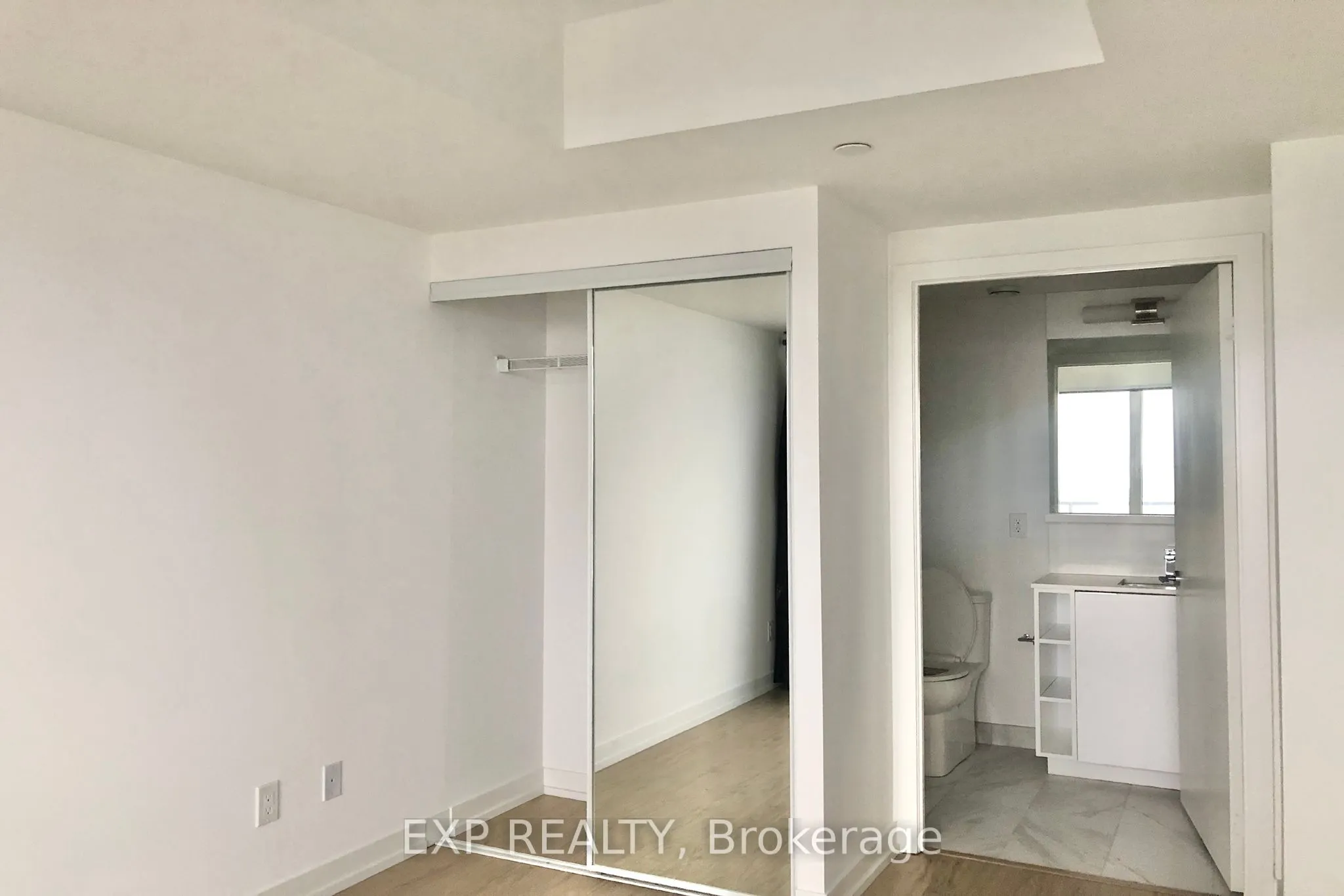 85 Wood Street, #4216