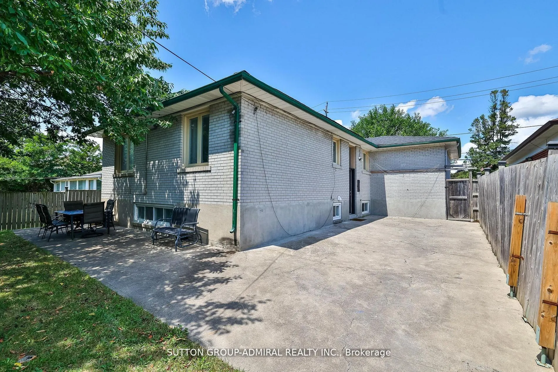 161 Ranee Avenue