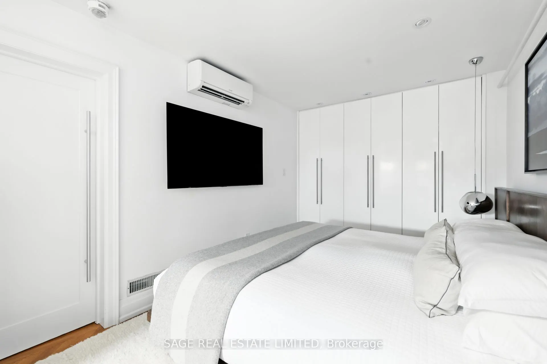 670 Richmond Street W, #205