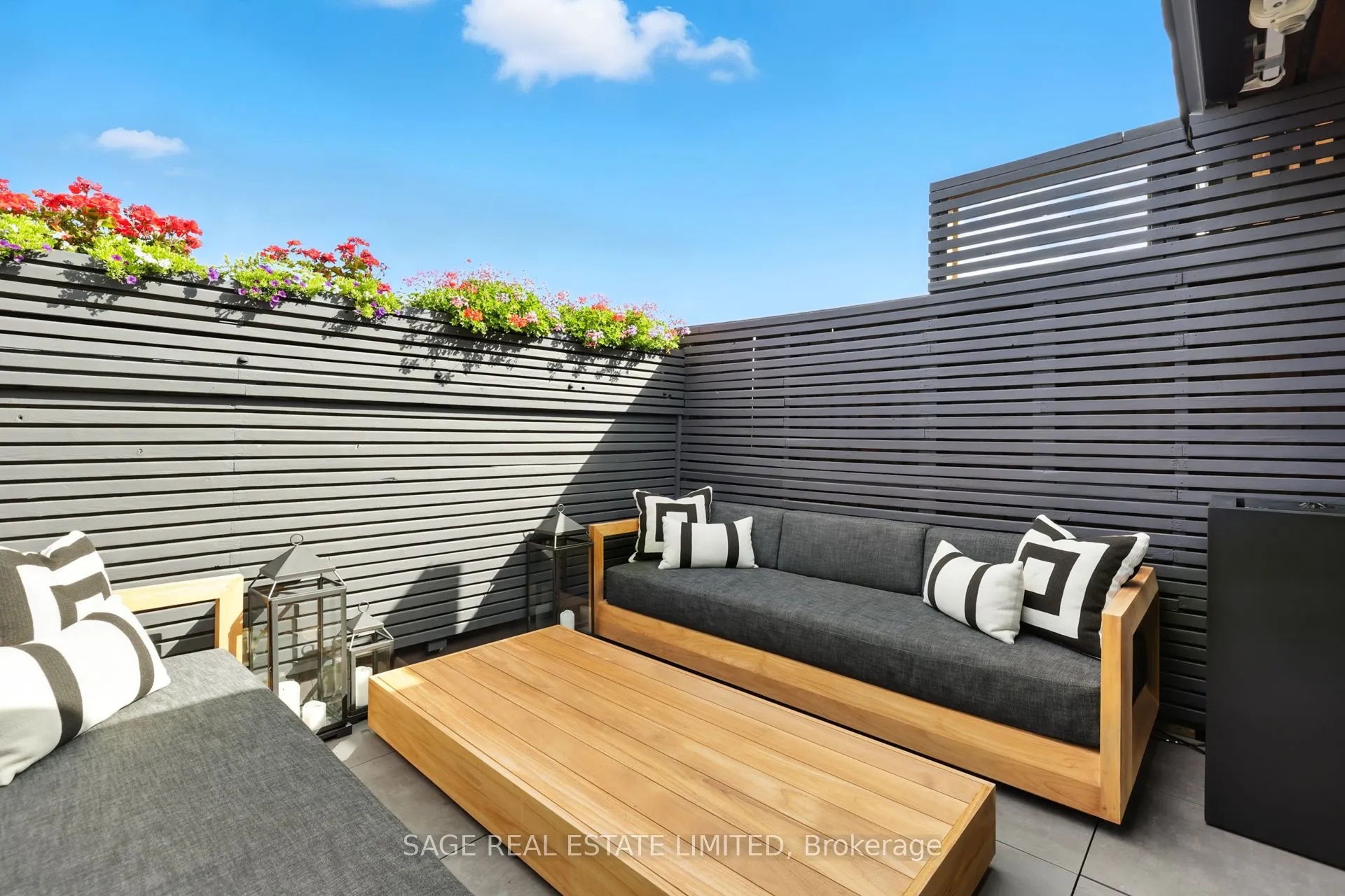 670 Richmond Street W, #205