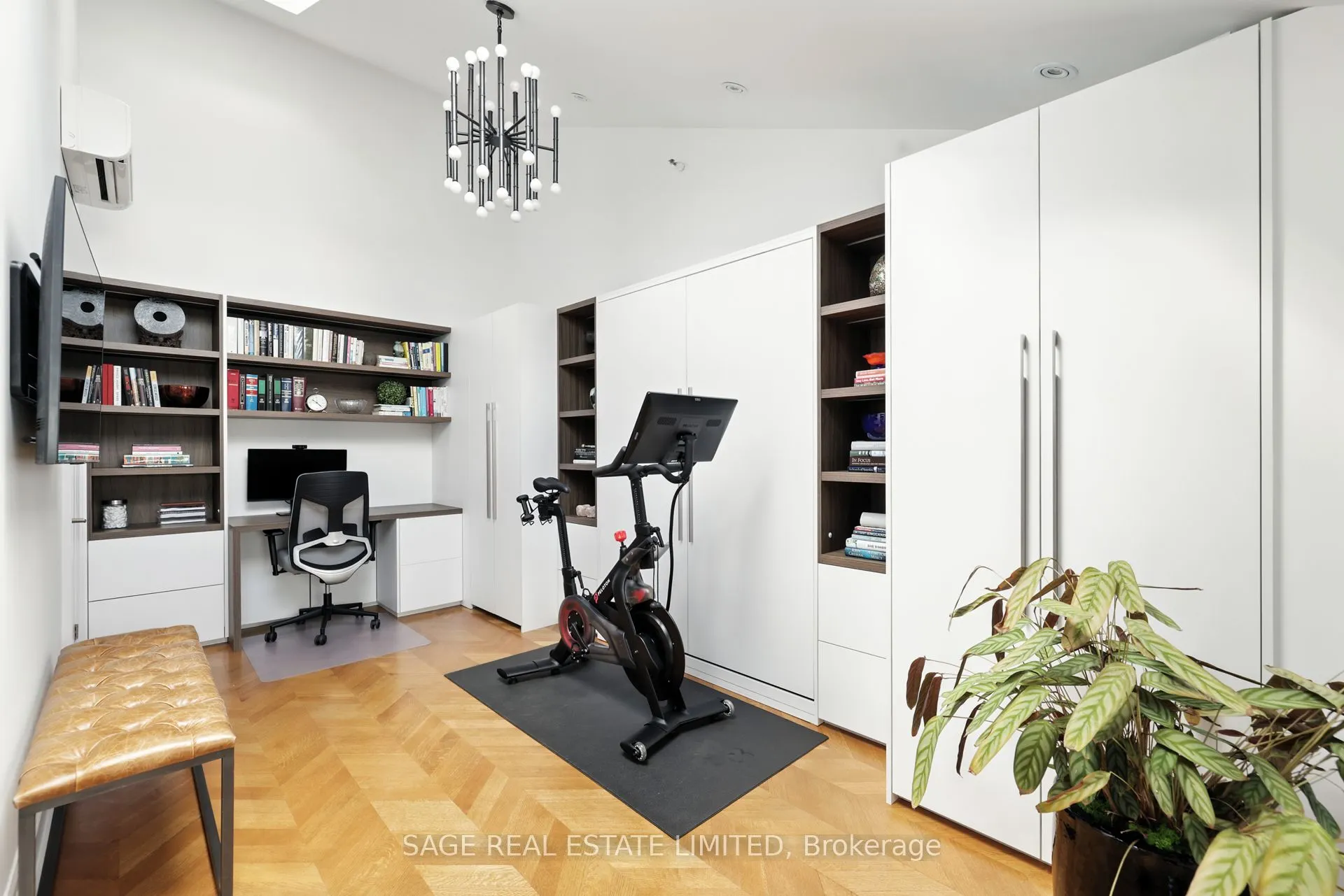 670 Richmond Street W, #205