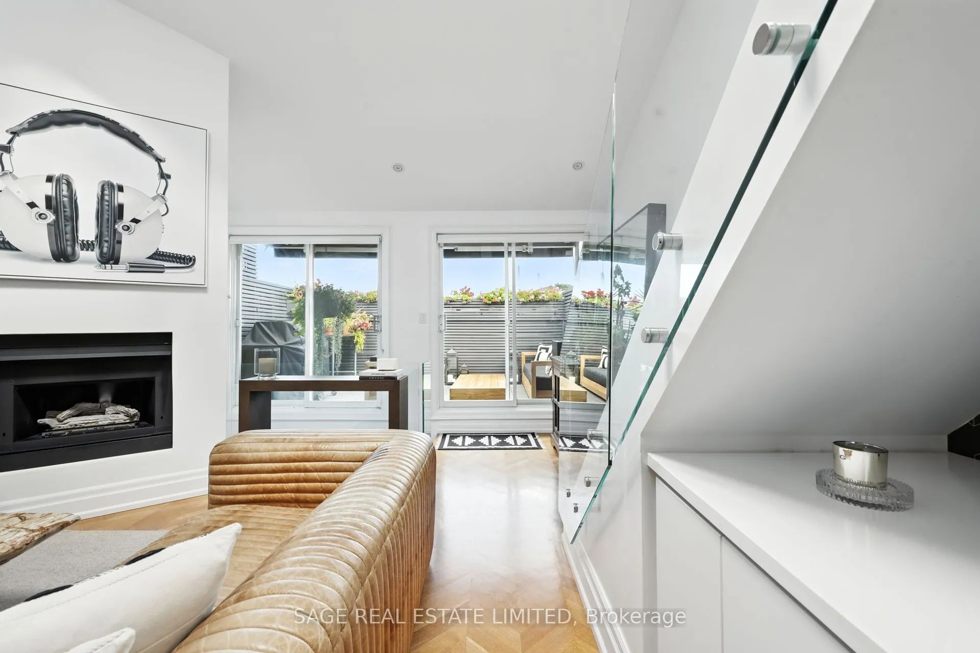 670 Richmond Street W, #205