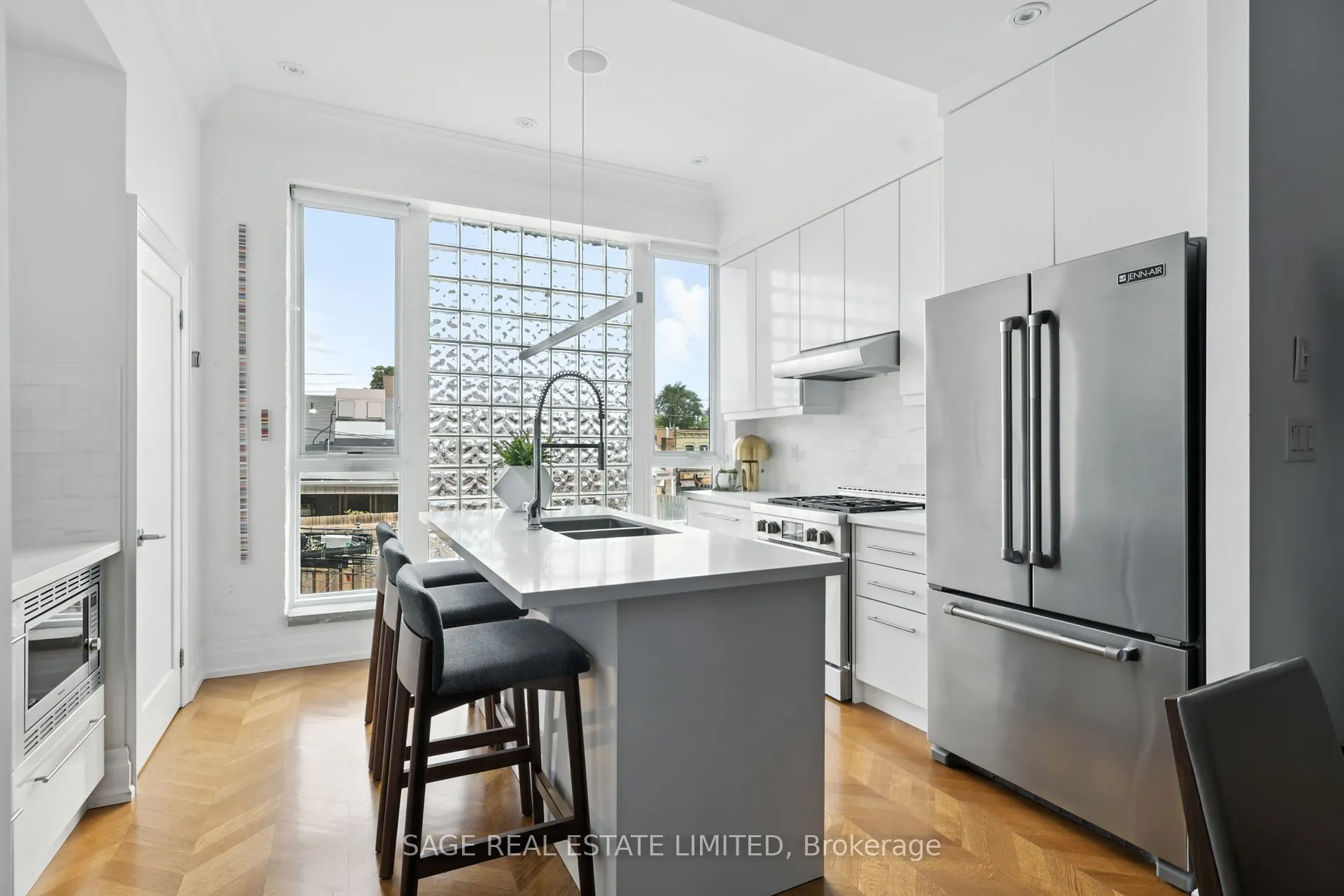 670 Richmond Street W, #205