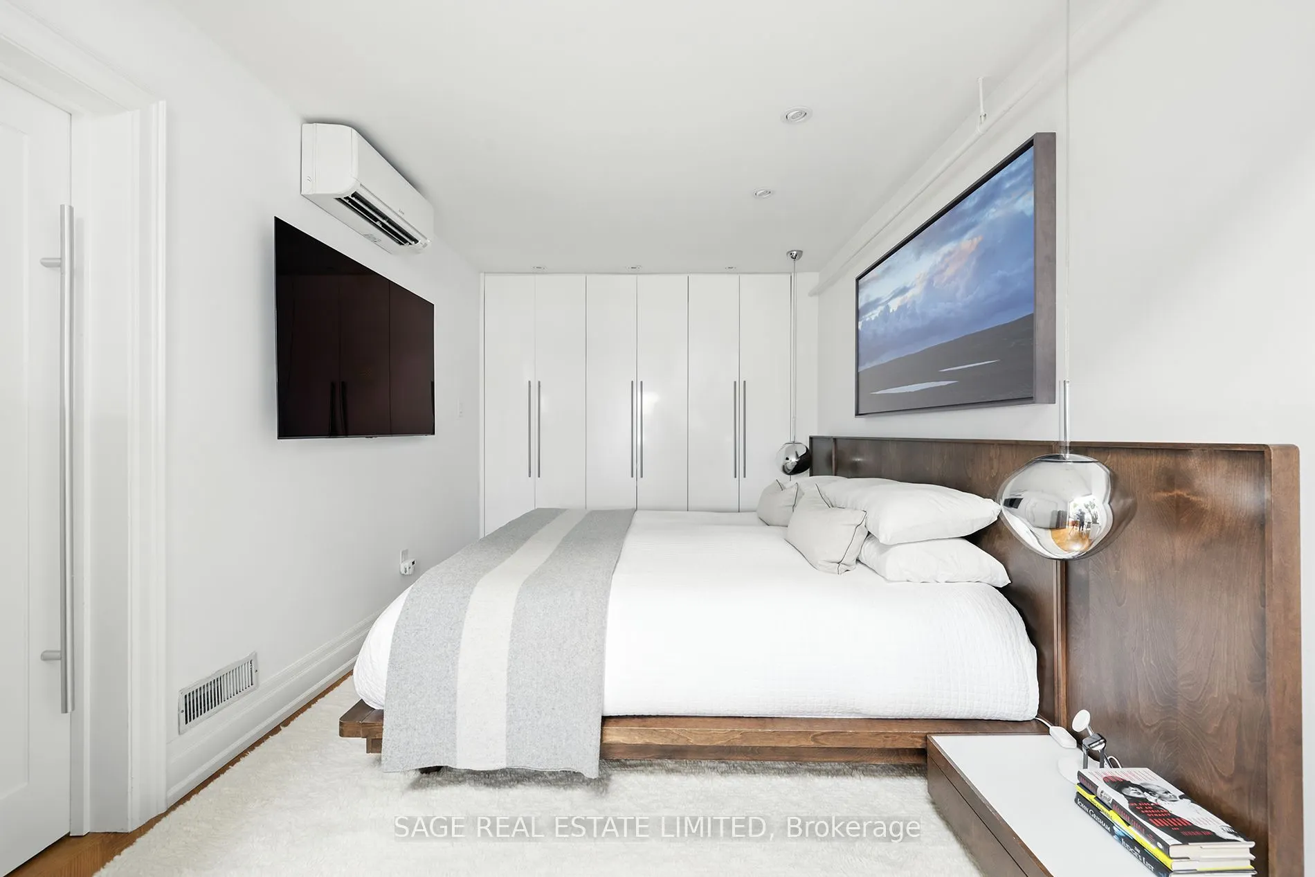 670 Richmond Street W, #205