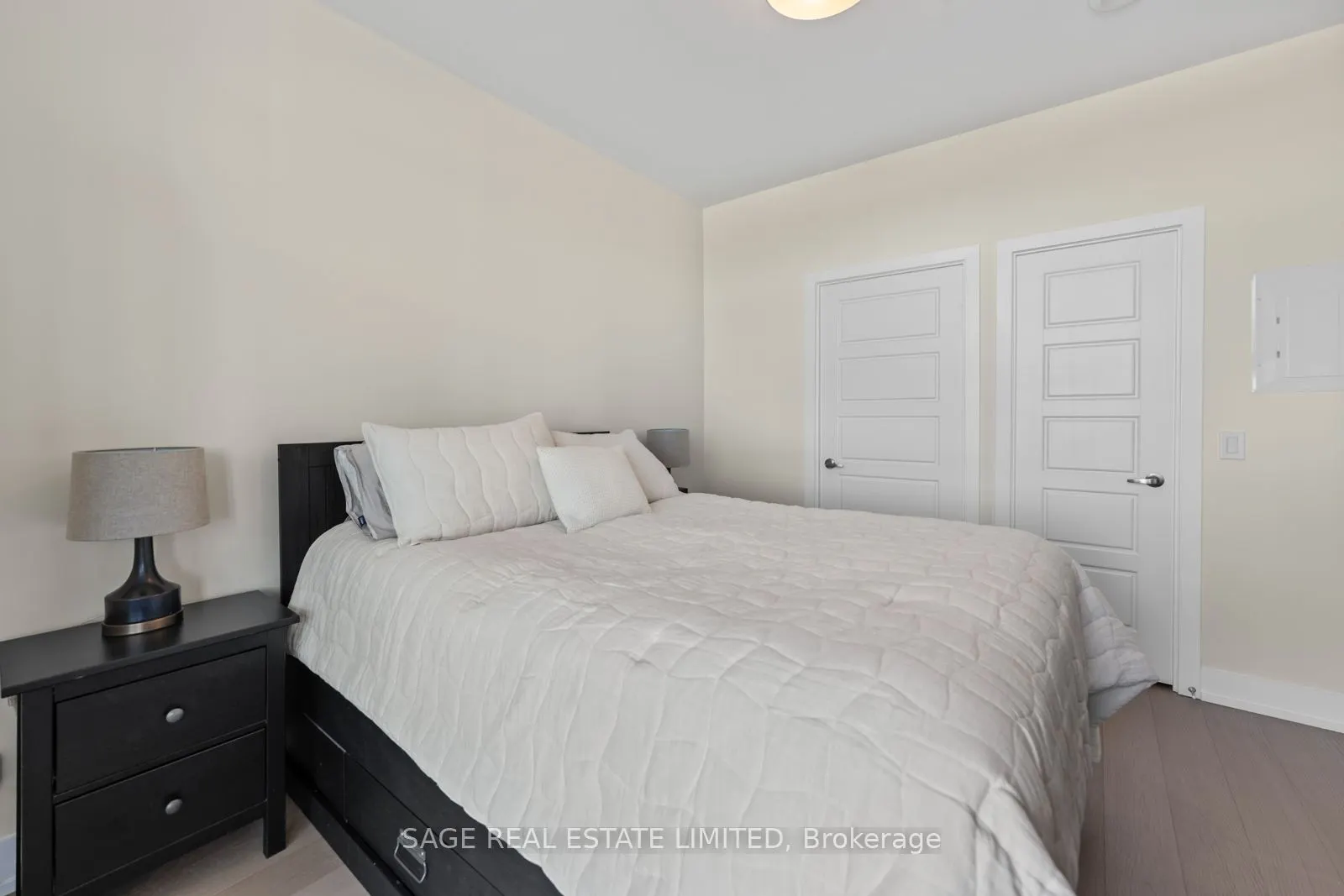7 Kenaston Gardens, #617
