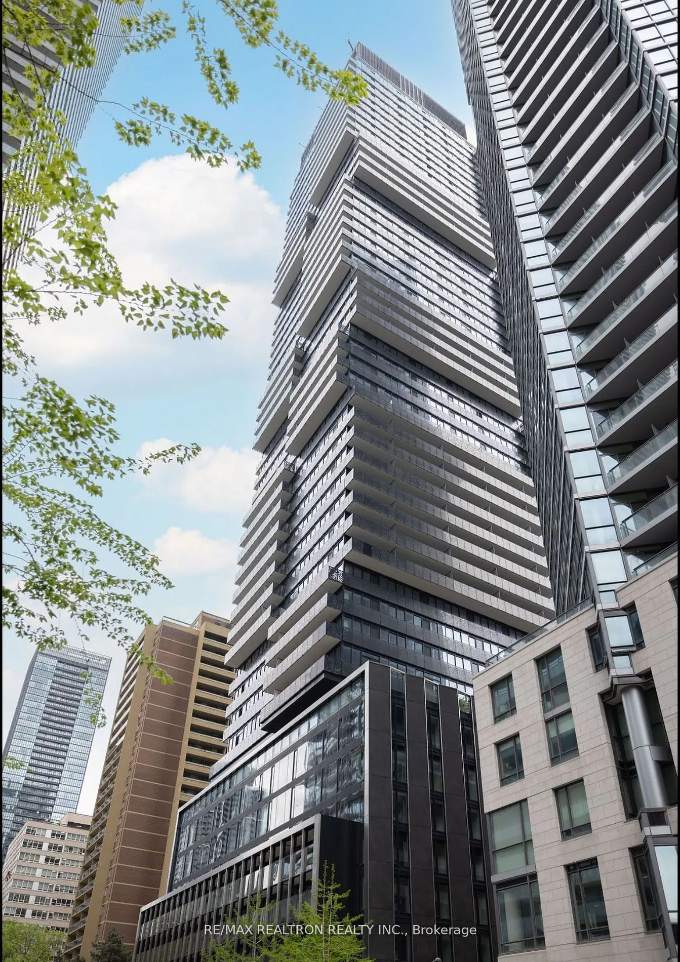 55 Charles St E Street, #371
