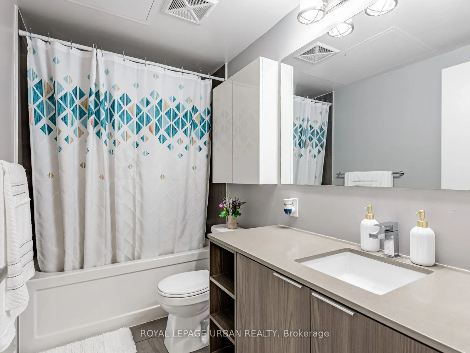 31 Tippett Road, #541