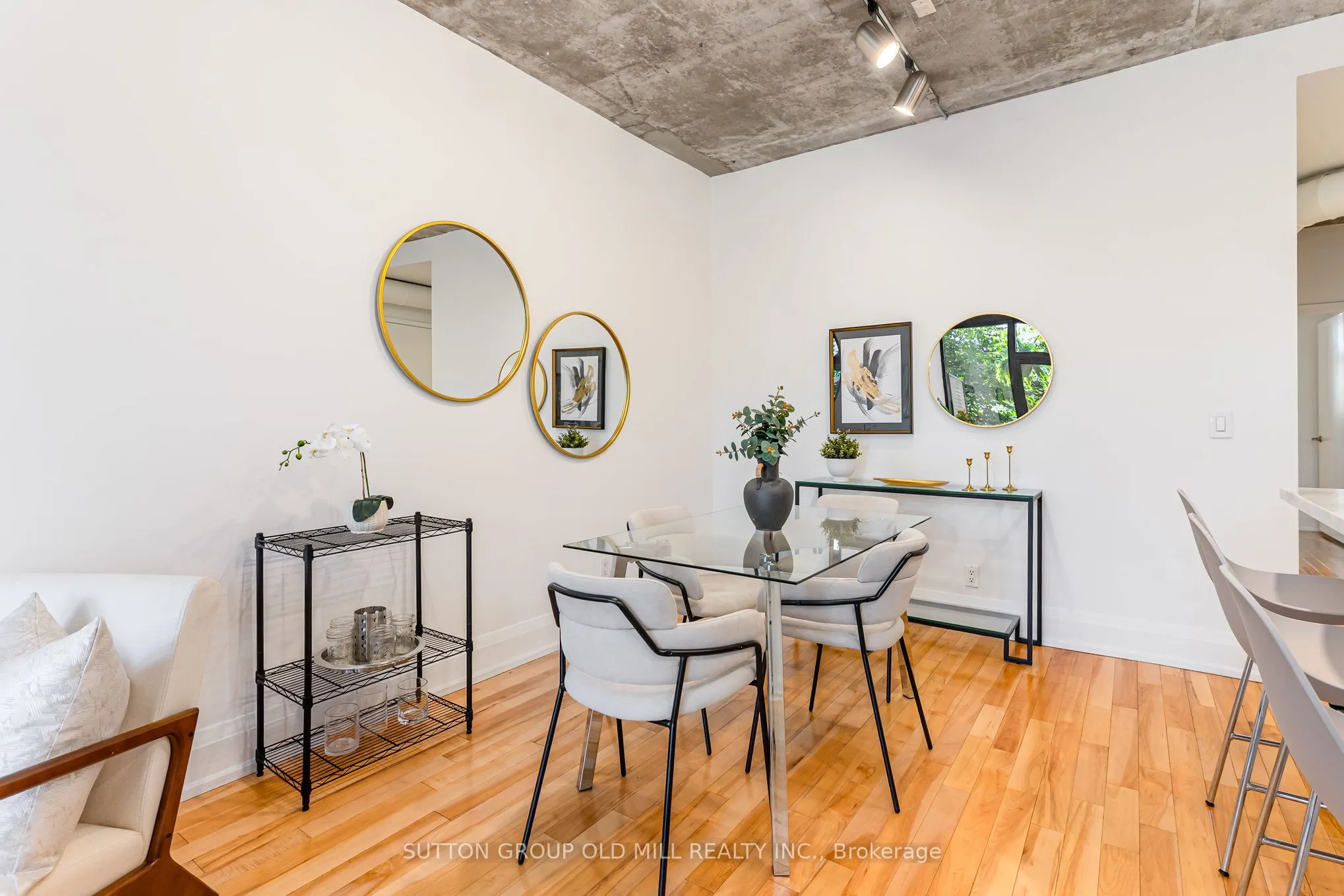 62 Niagara Street, #320
