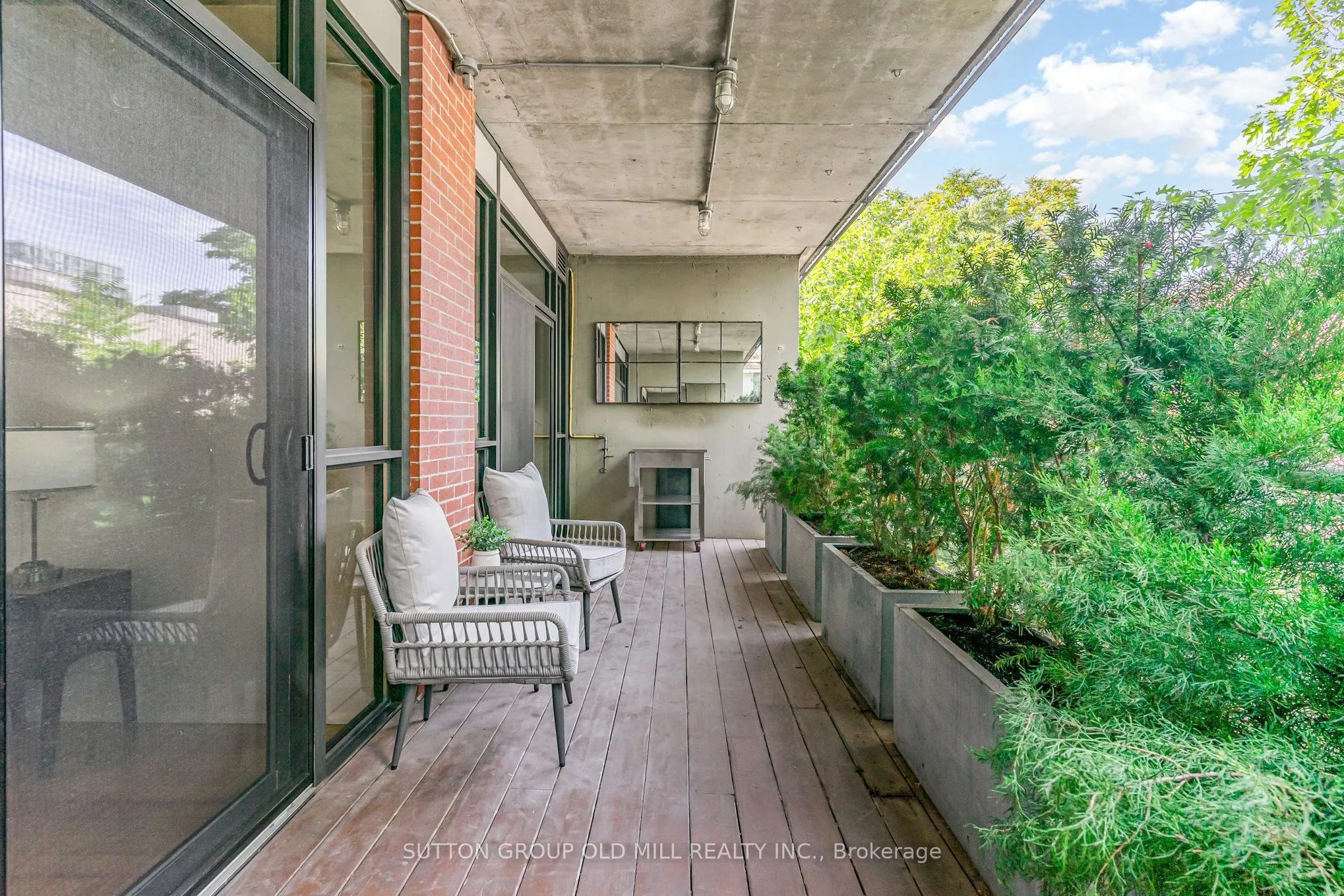 62 Niagara Street, #320