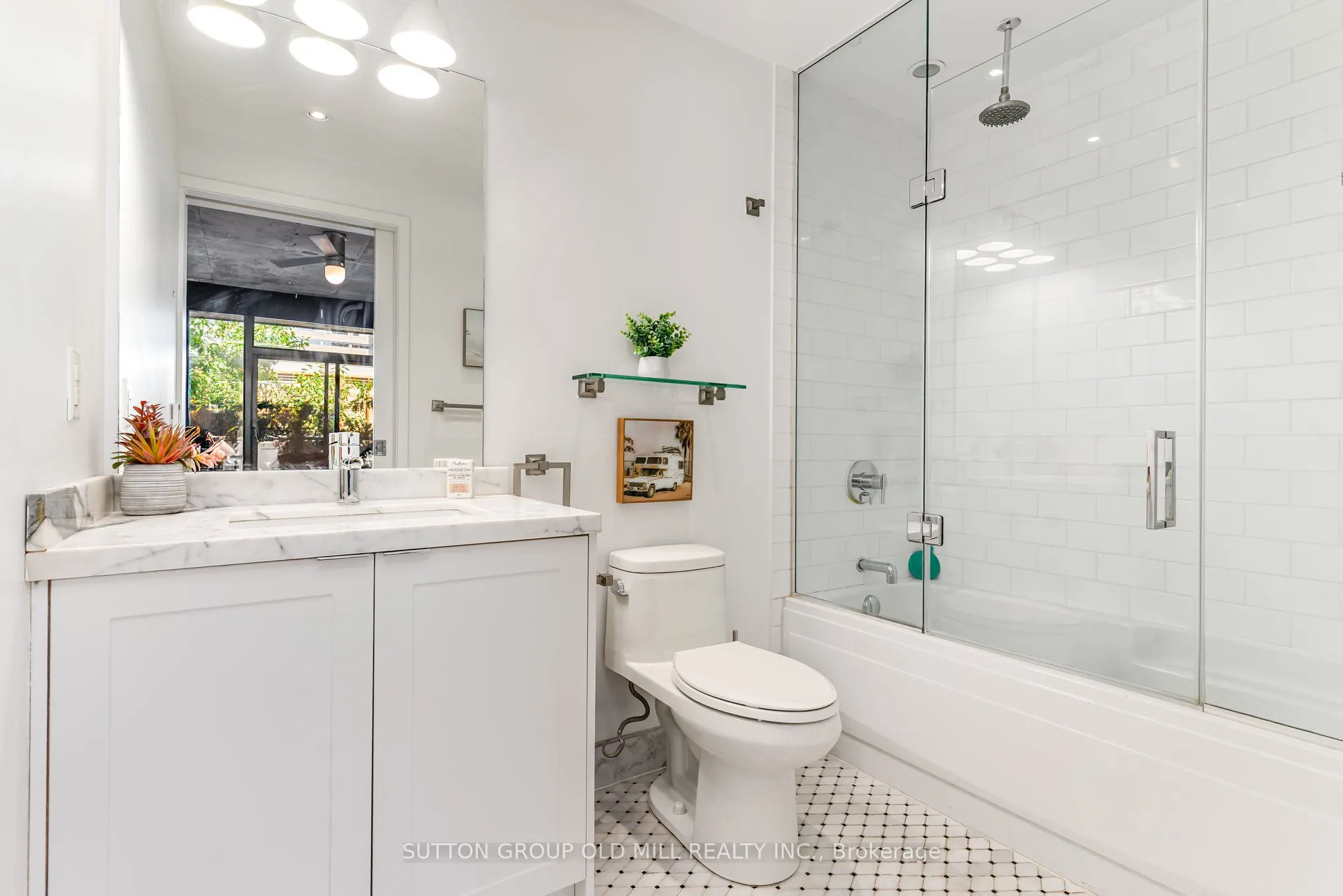 62 Niagara Street, #320