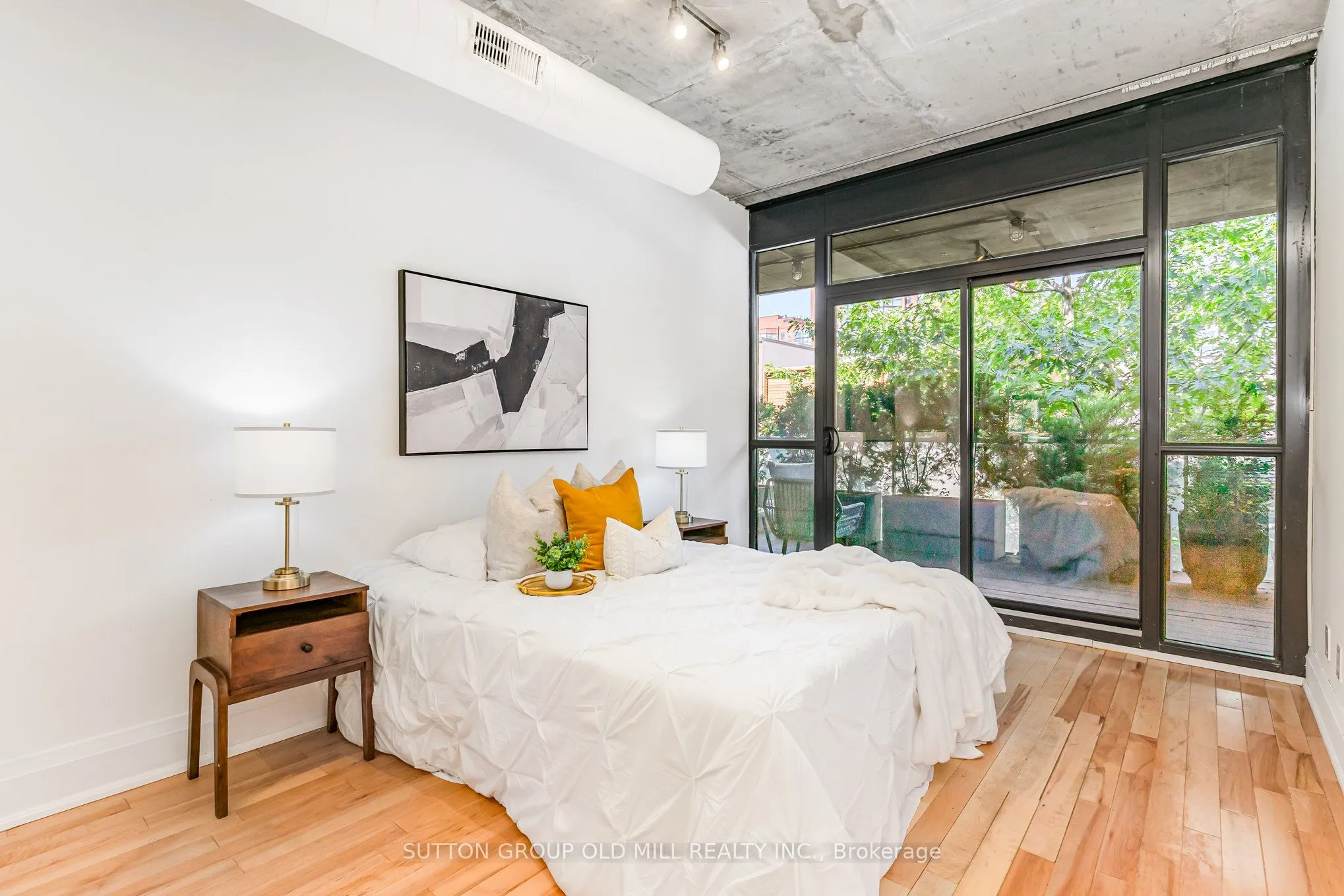 62 Niagara Street, #320