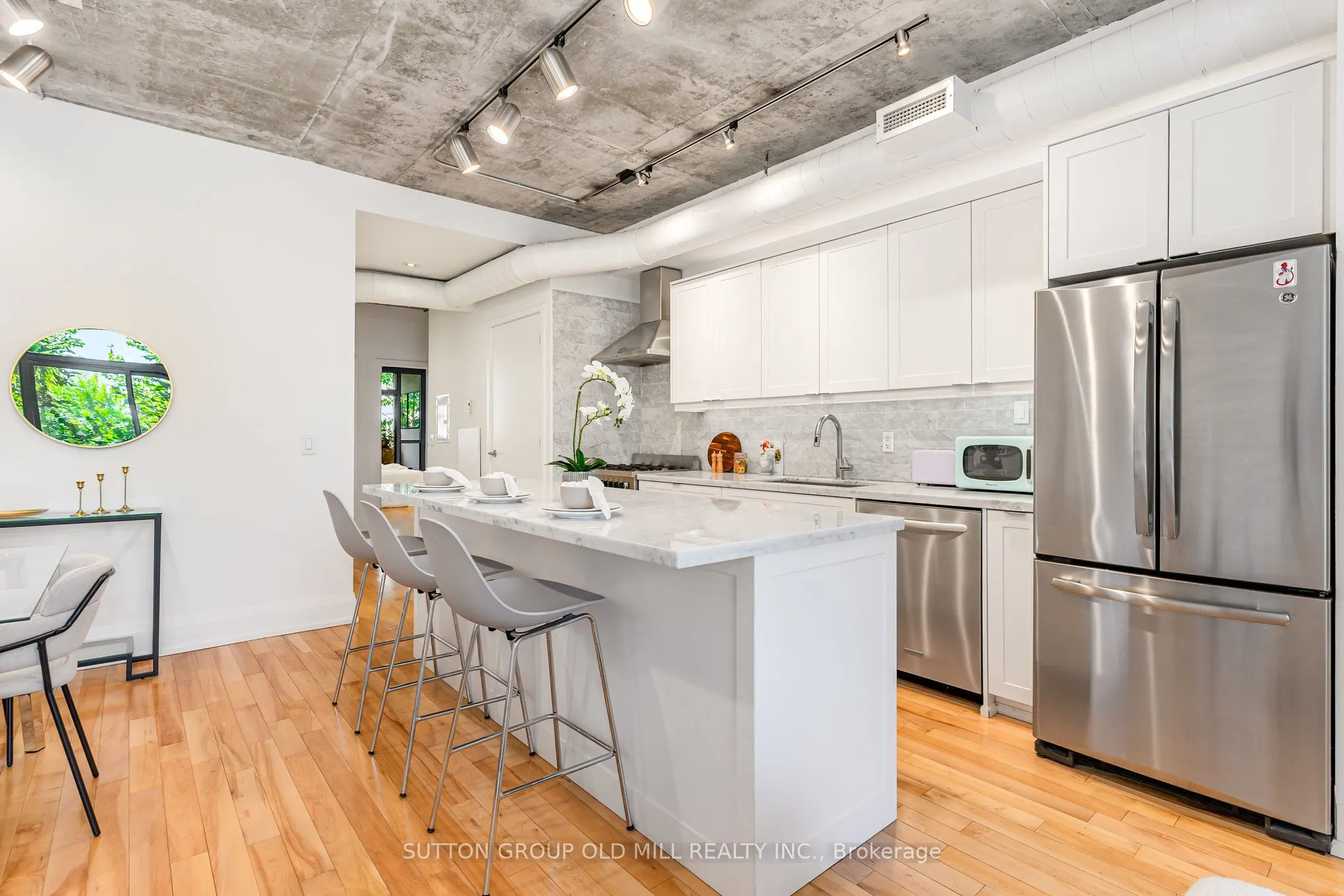 62 Niagara Street, #320