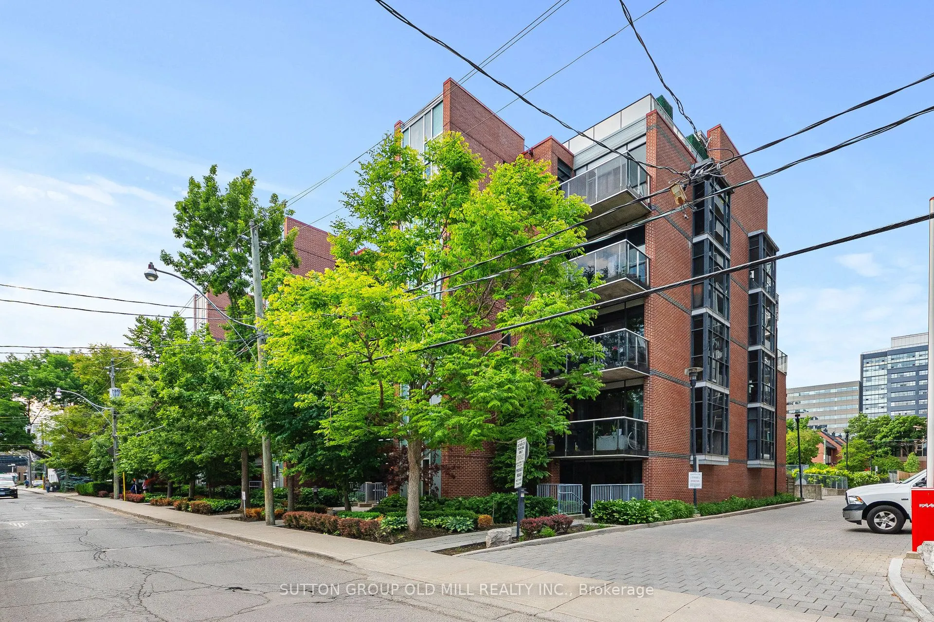 62 Niagara Street, #320