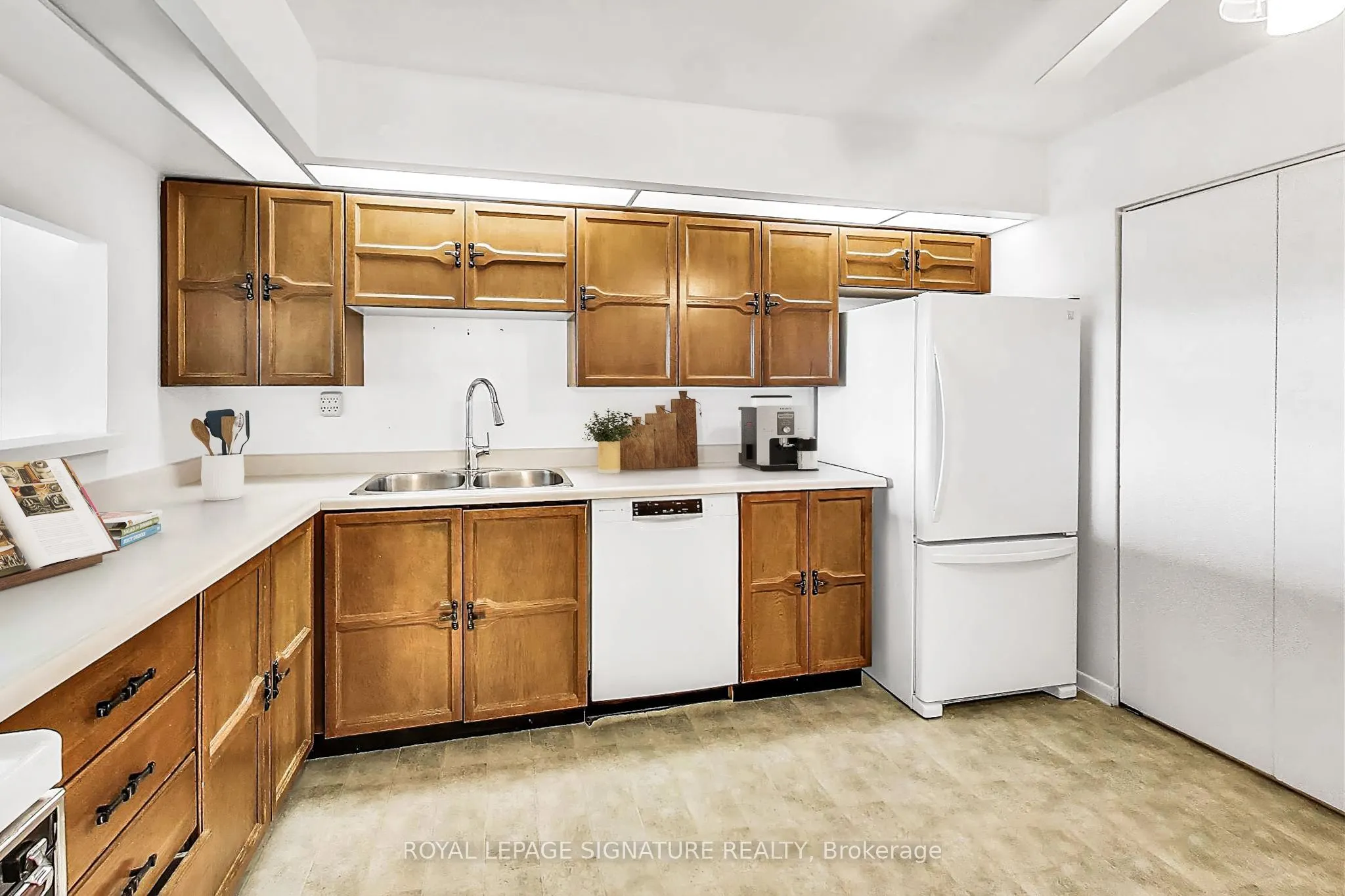 33 Elmhurst Avenue, #1208