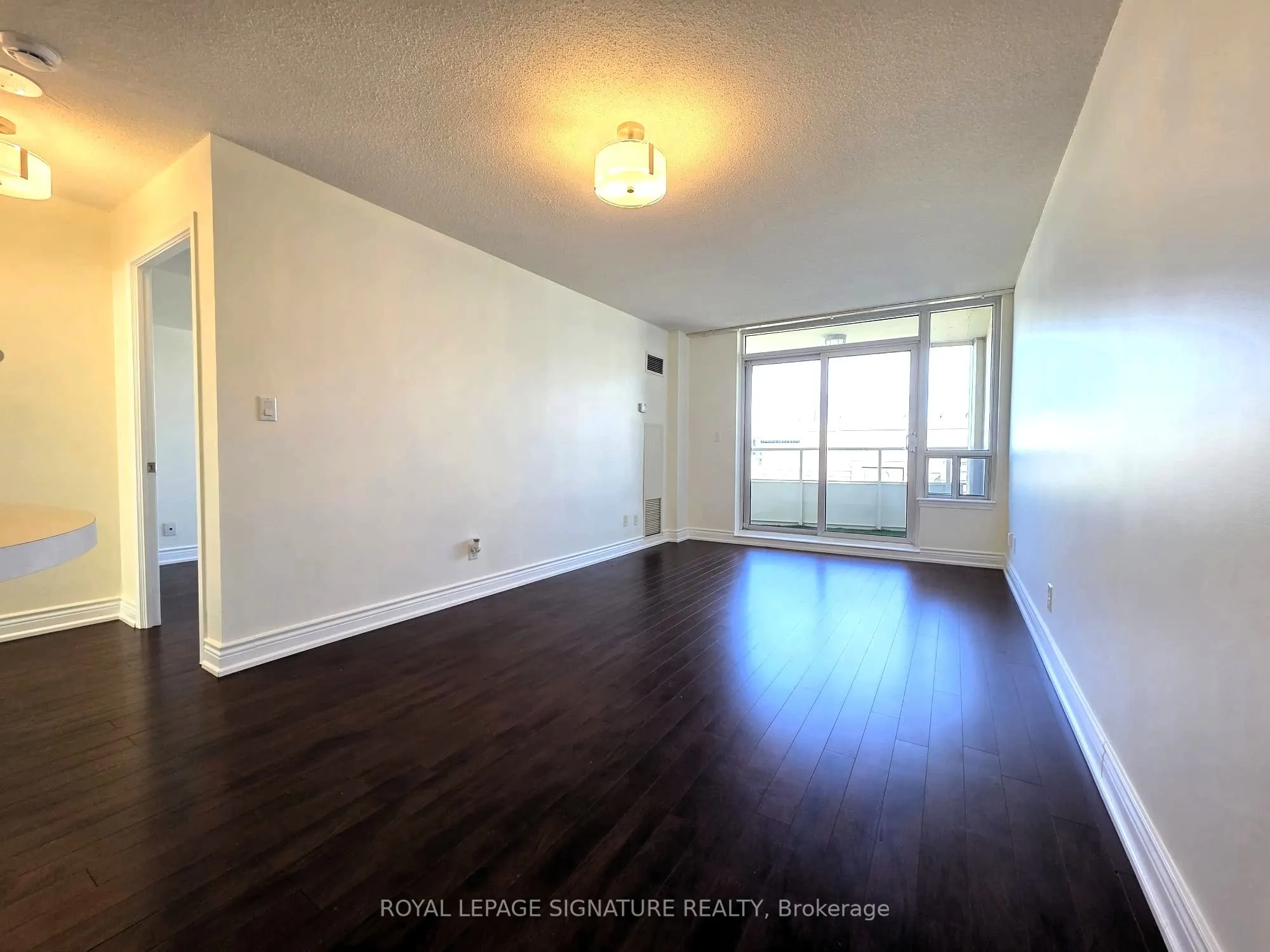 8 Rean Drive, #1002