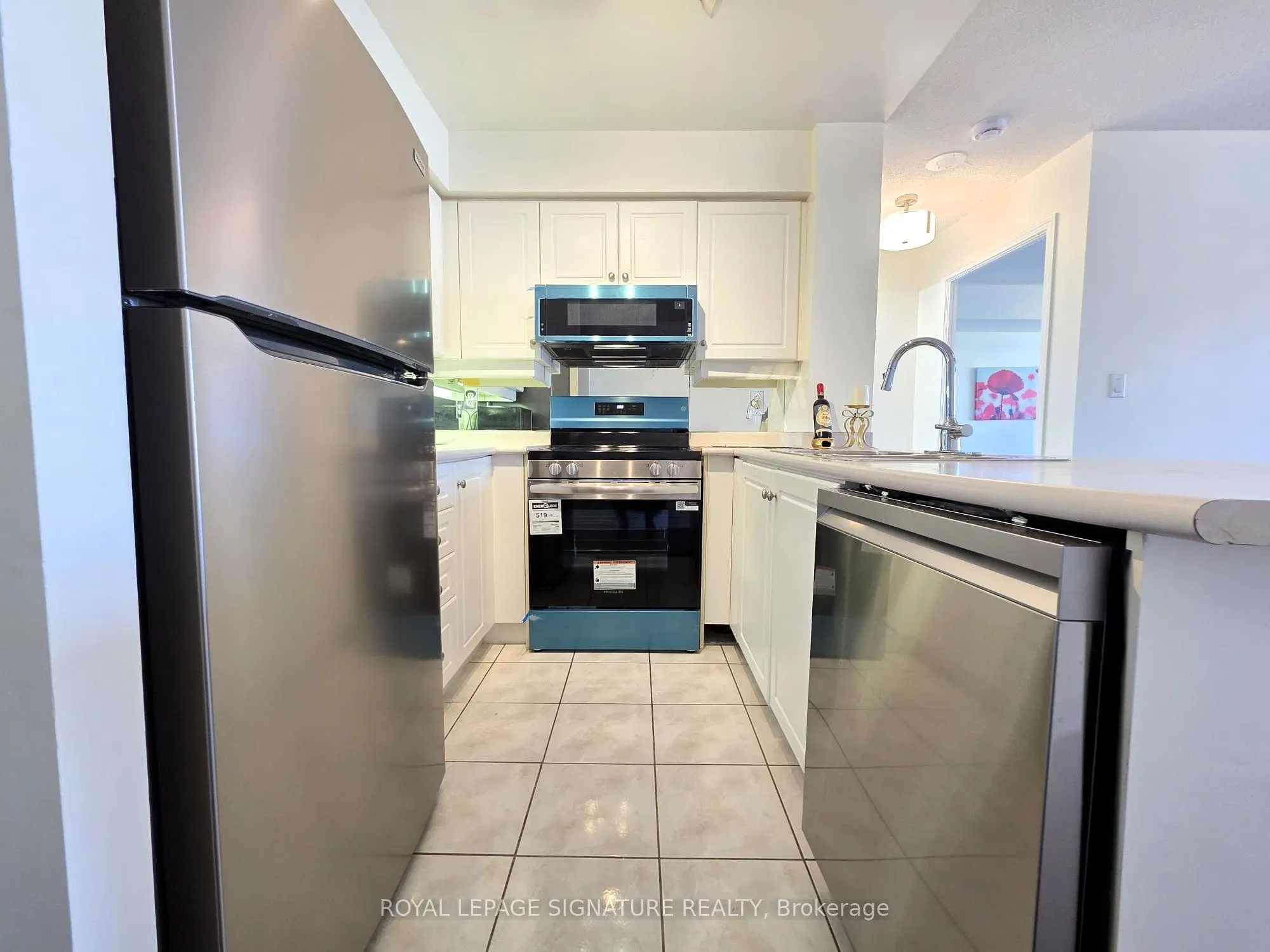 8 Rean Drive, #1002