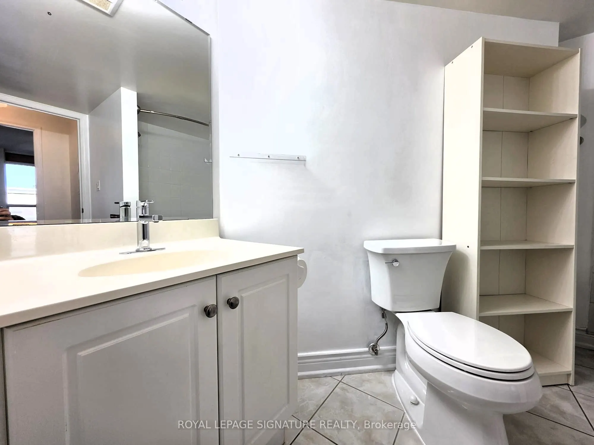 8 Rean Drive, #1002