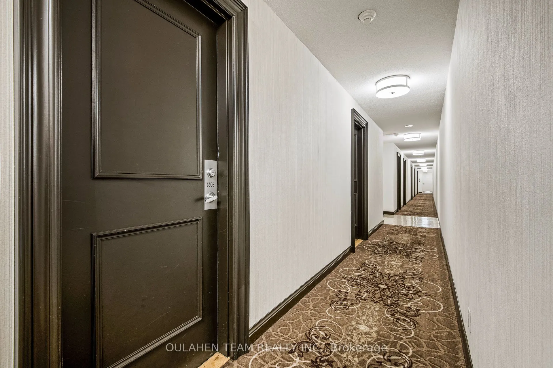 28 Sommerset Way, #1306