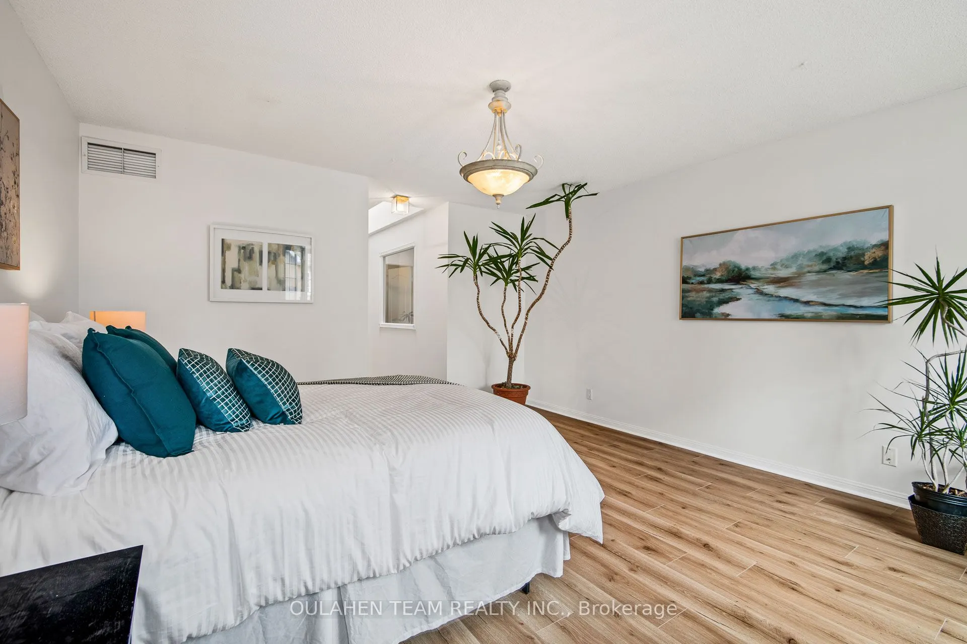 28 Sommerset Way, #1306
