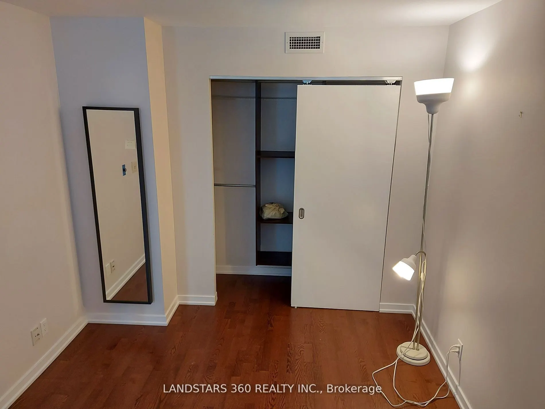 33 Lombard Street, #210