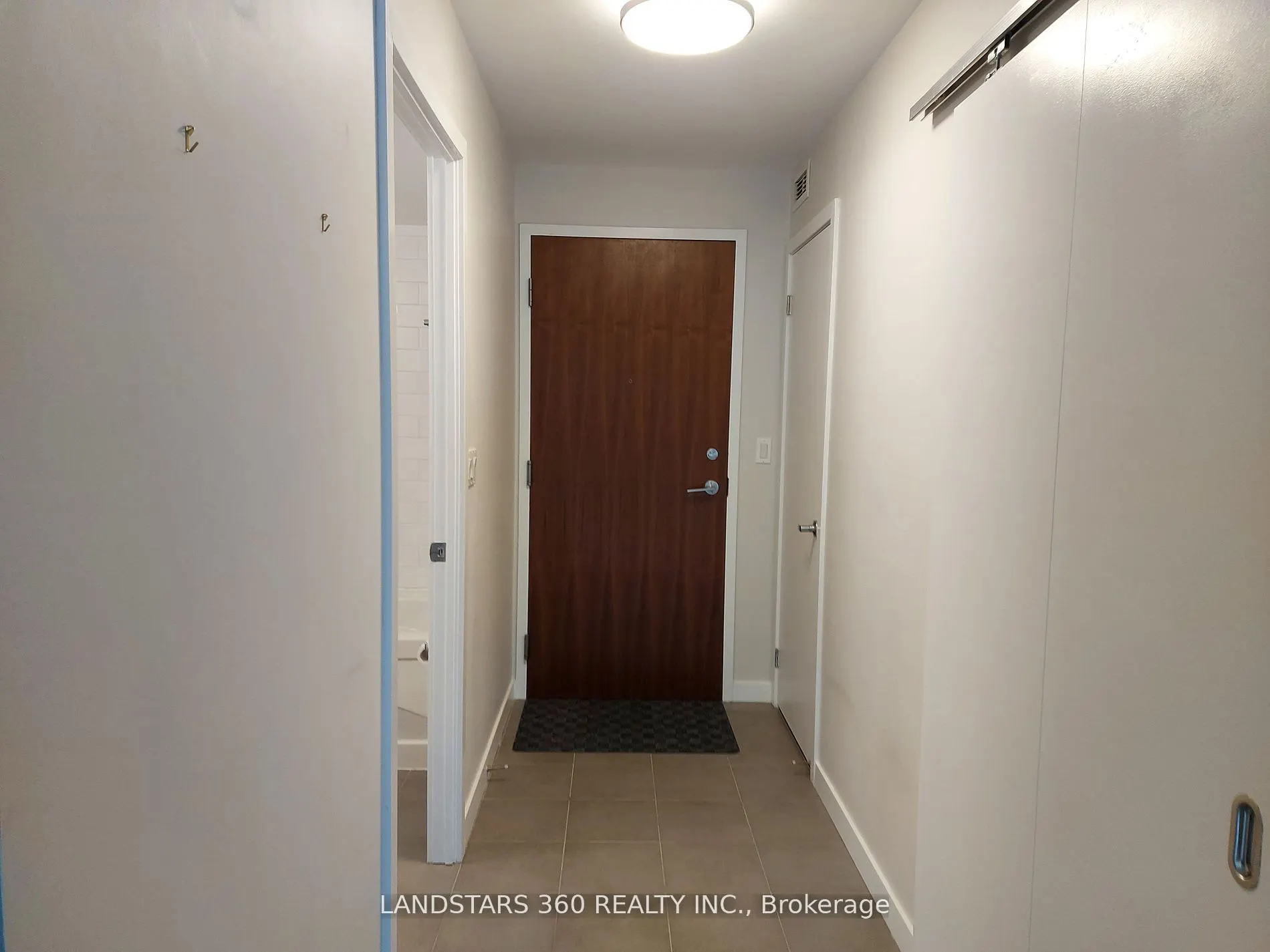 33 Lombard Street, #210