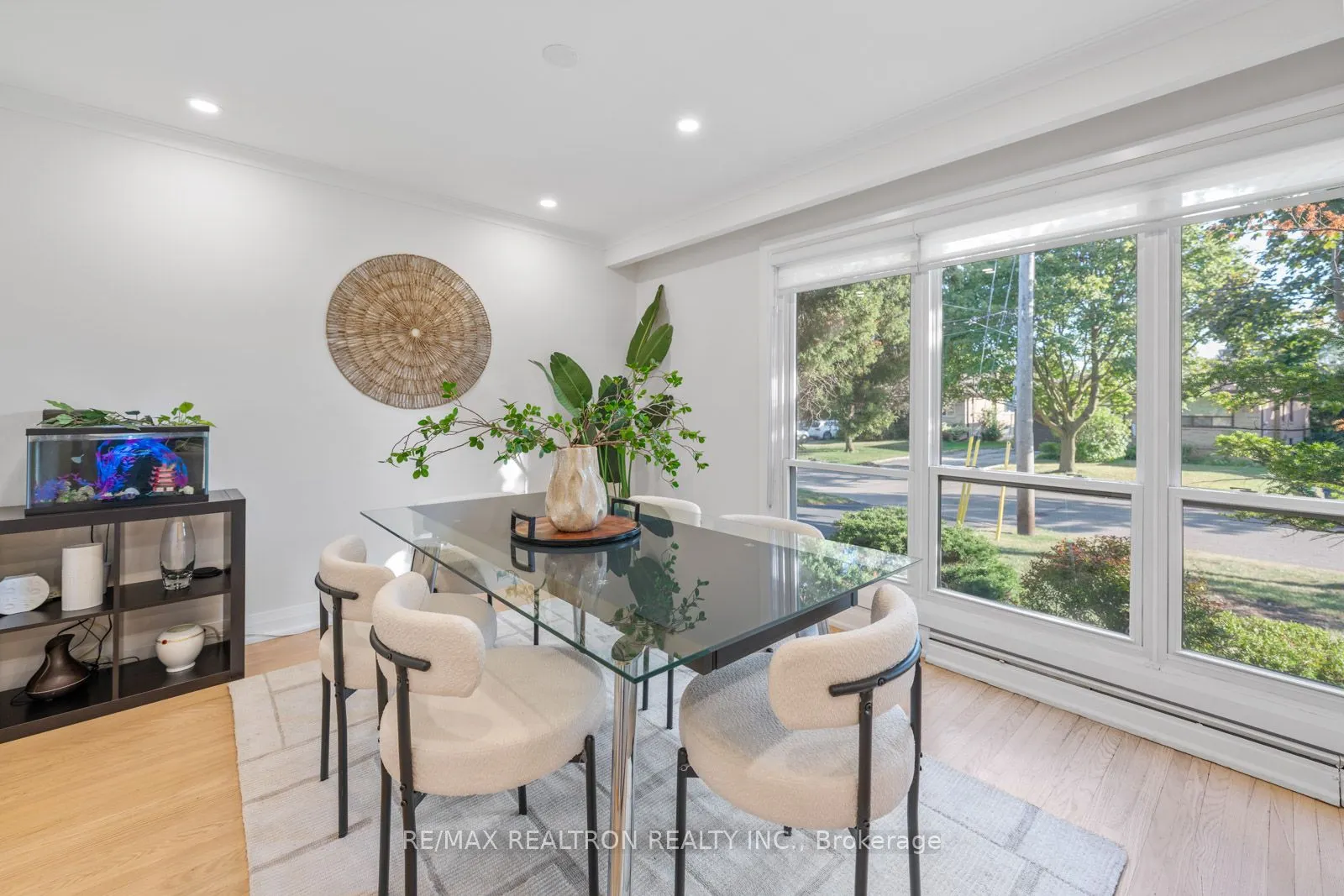 11 Artreeva Drive