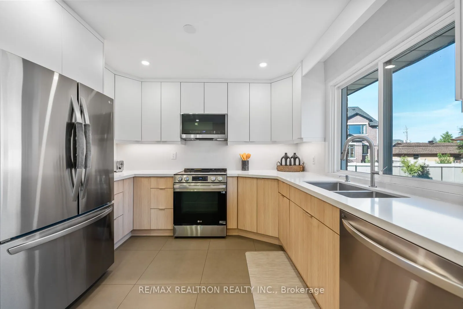 11 Artreeva Drive