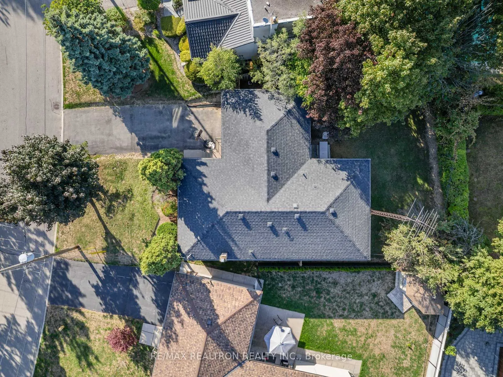 11 Artreeva Drive